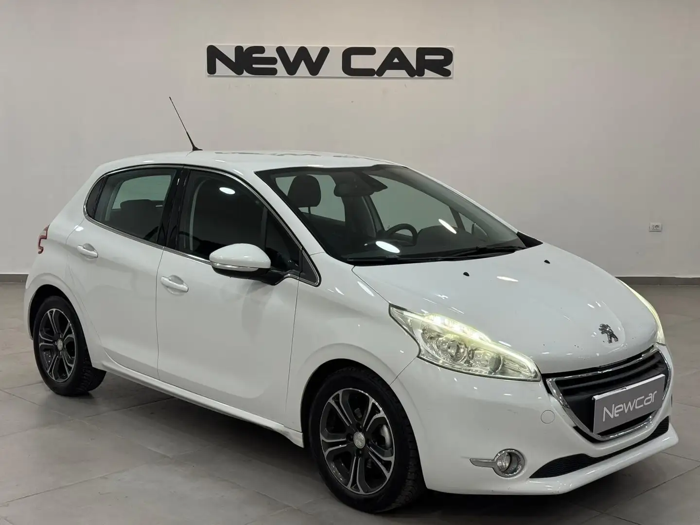 Peugeot 208 1.6 e-HDi 92 CV Stop&Start 5 porte Allure Blanco - 1