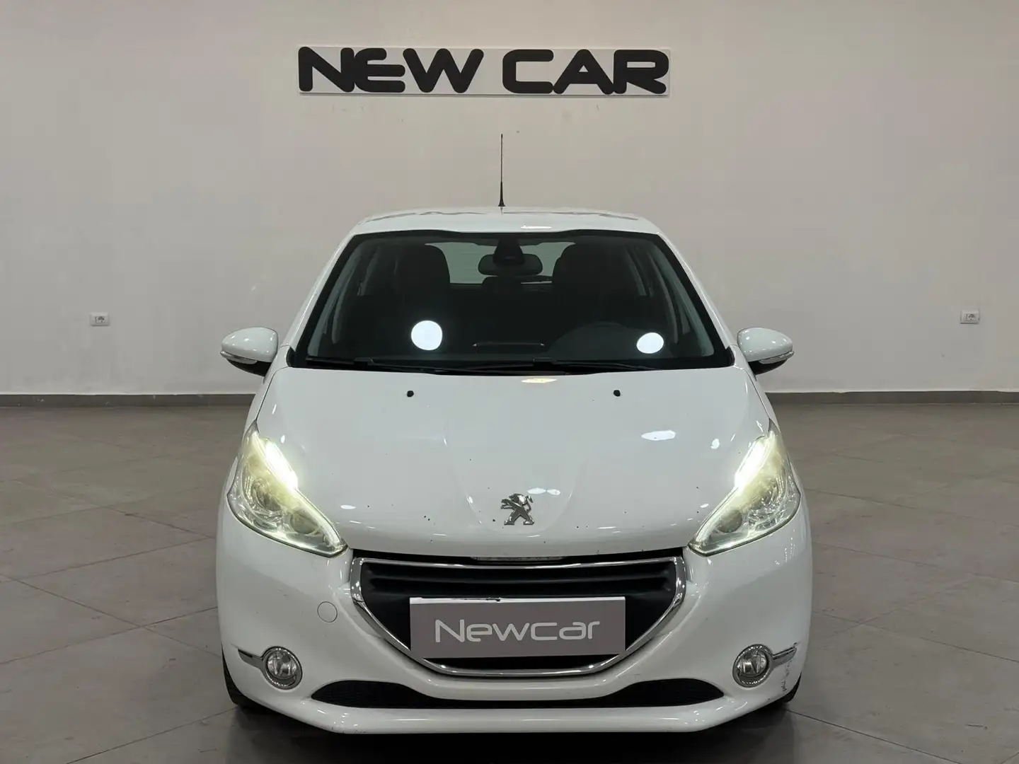 Peugeot 208 1.6 e-HDi 92 CV Stop&Start 5 porte Allure Blanco - 2