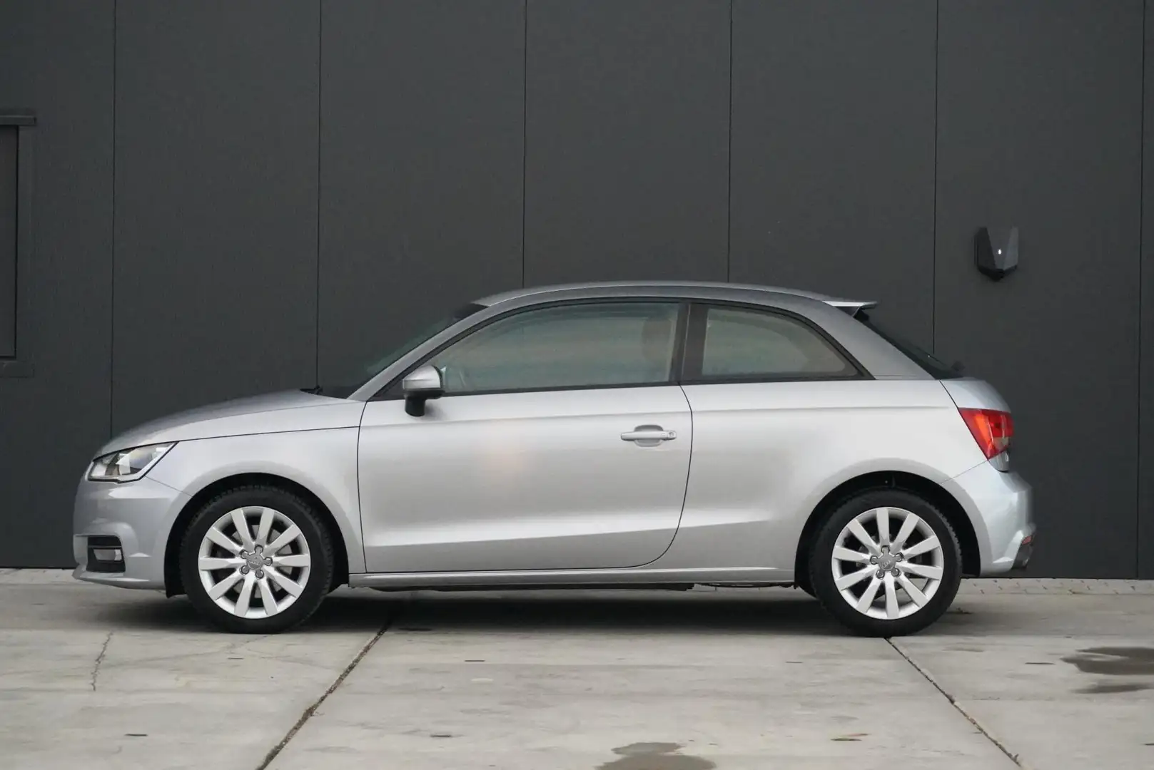 Audi A1 1.4 TFSI Sport Pro Line 2015 Airco Navigatie Stoel Gris - 2