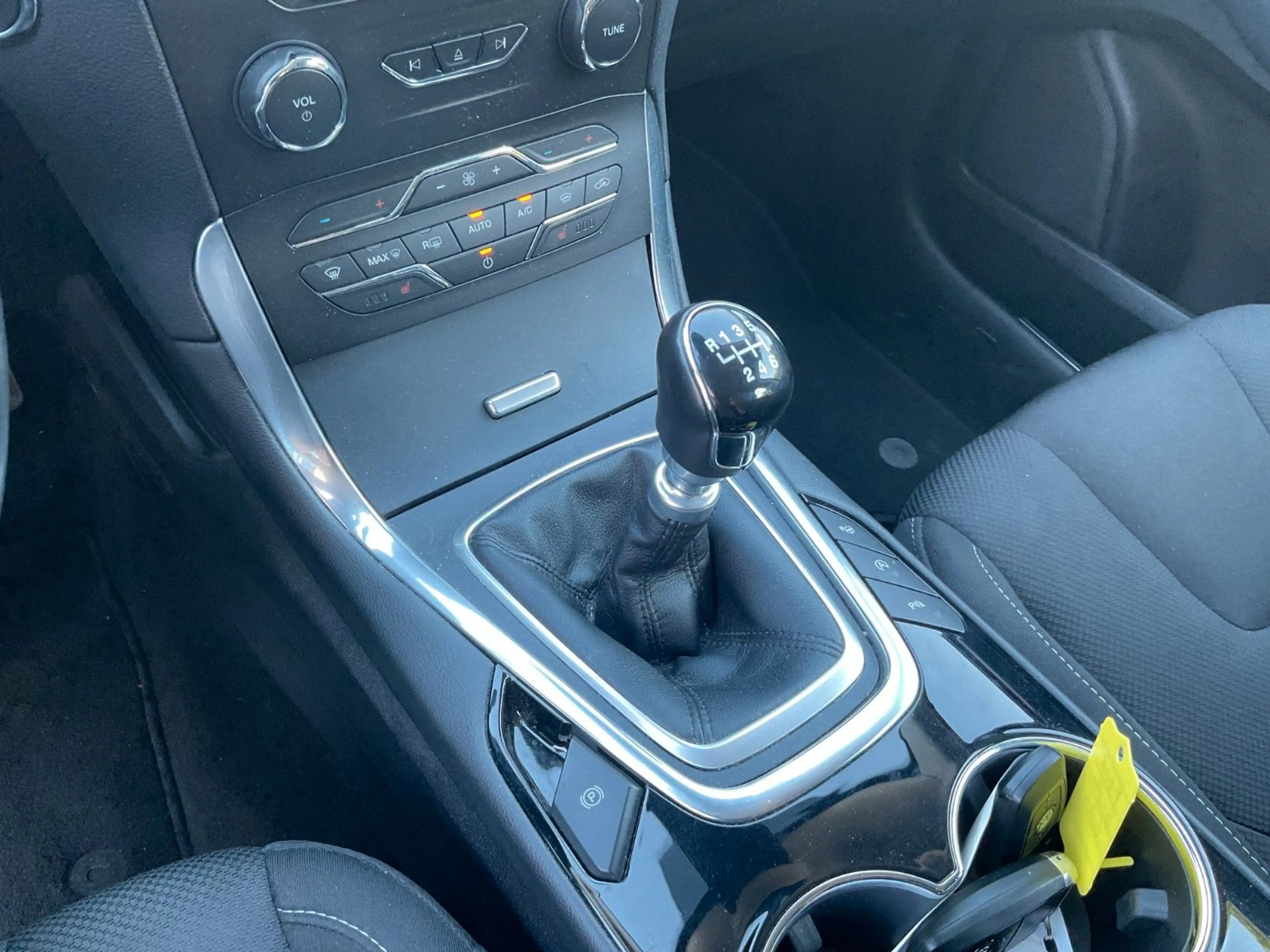 Ford S-Max 2.0 D Titanium Kamera Navi SHZ 1.Hand — photo 15