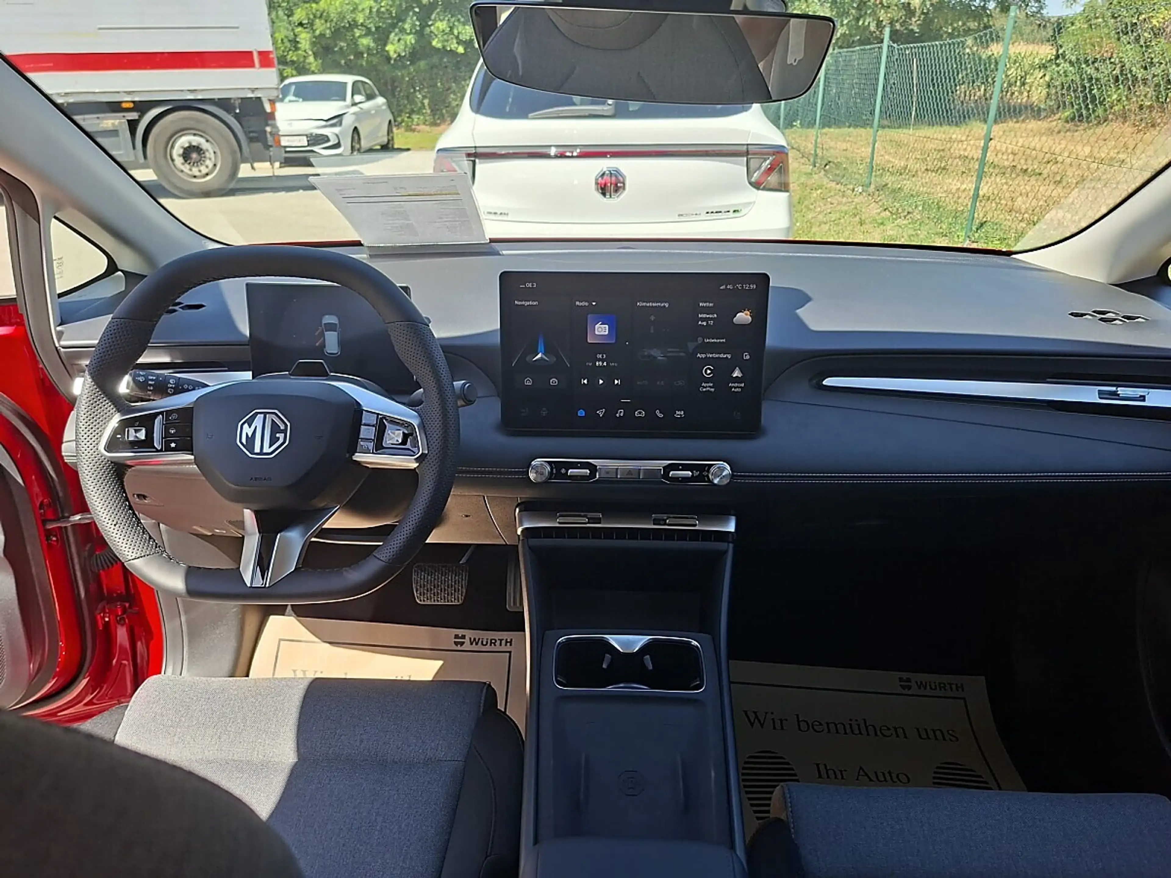 MG MG4 EV Urban 54 kWh Luxury — photo 11