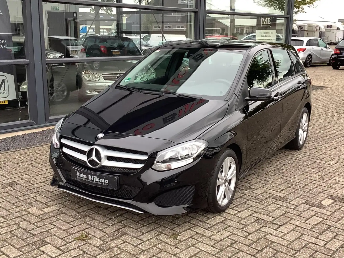 Mercedes-Benz B 180 cruise, parkeersensoren, stoelverwarming, Noir - 2