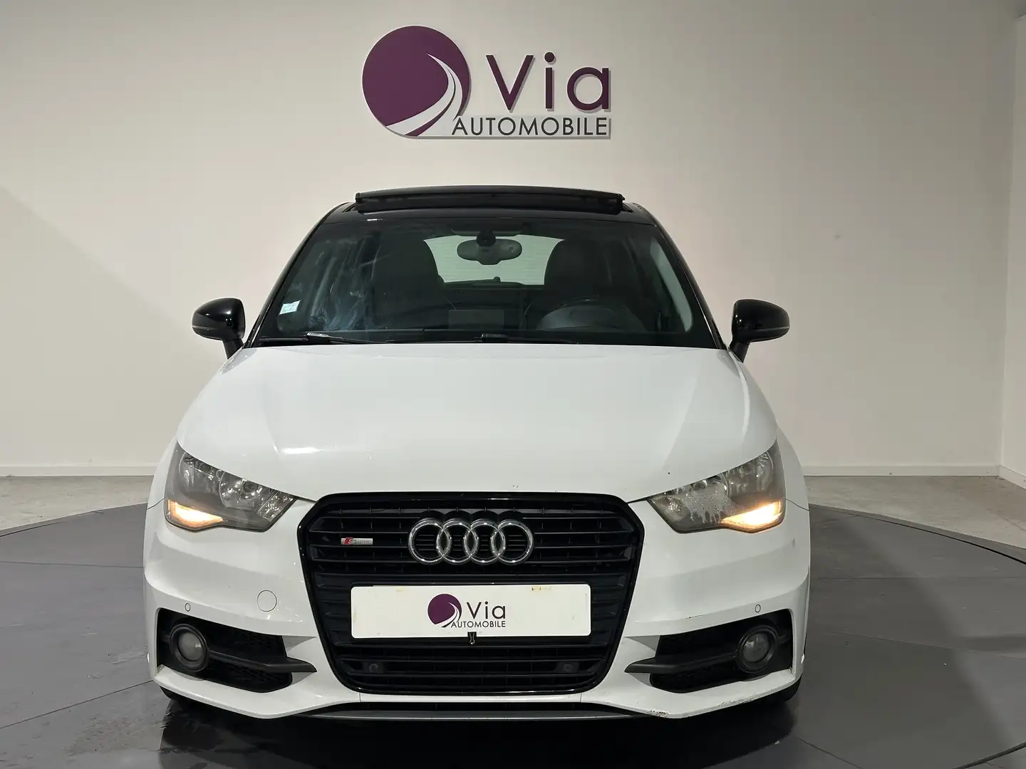 Audi A1 1.6 TDI 90 - S line - Toit Ouvrant - Blanc - 2