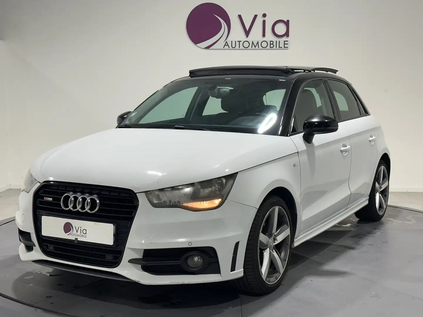 Audi A1 1.6 TDI 90 - S line - Toit Ouvrant - Blanc - 1
