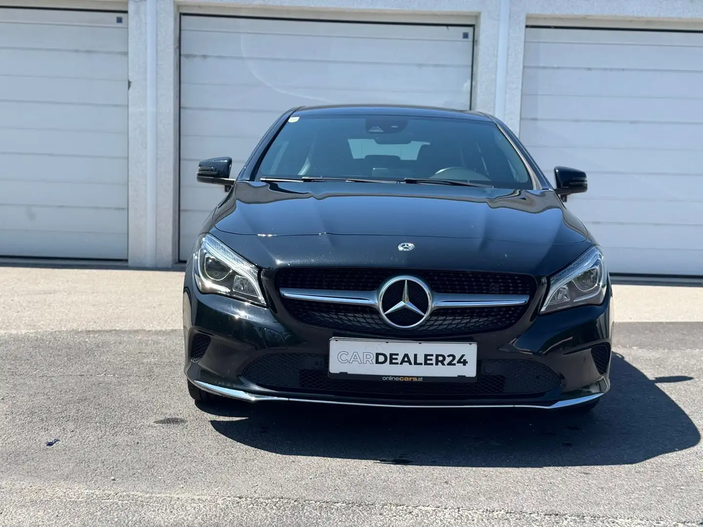 Mercedes-Benz CLA 180 CLA 180 d (117.912) Schwarz - 1