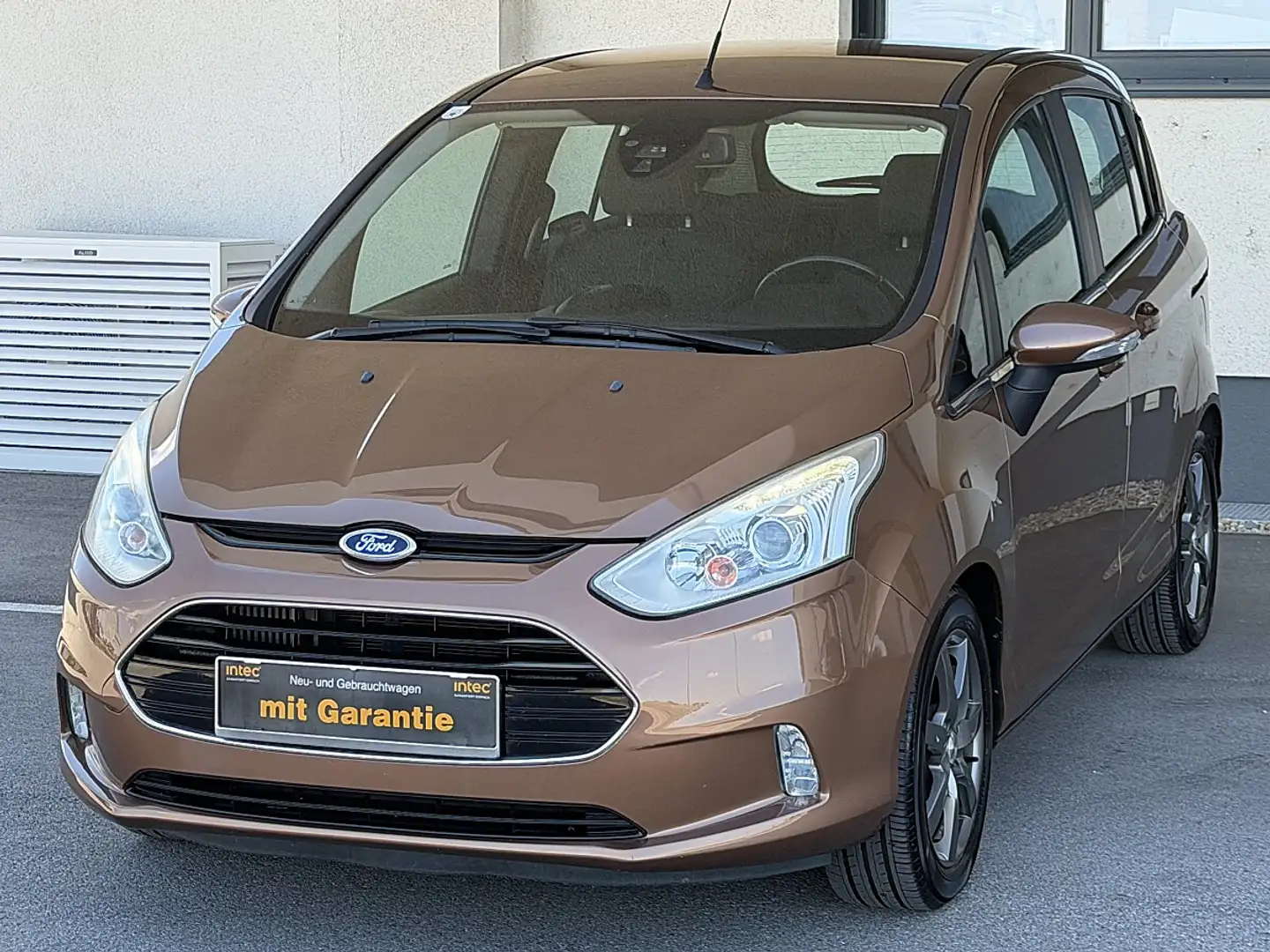 Ford B-Max B-MAX Titanium 1,0 EcoBoost sehr gute Ausstattu... Braun - 1