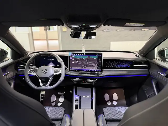 Volkswagen Passat Kombi 2.0 TDI  R-Line 4motion DSG *HEAD-UP*AHK*... Ansicht 36