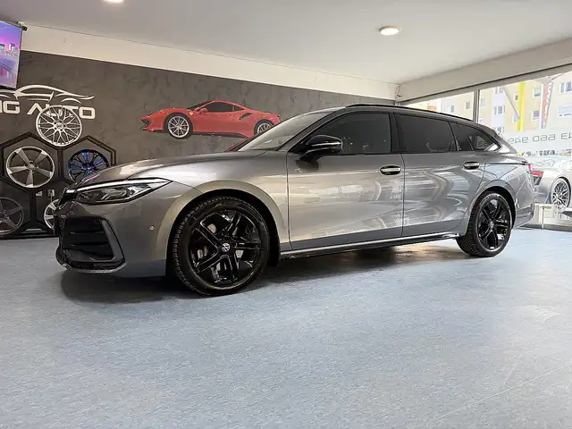 Volkswagen Passat Kombi 2.0 TDI  R-Line 4motion DSG *HEAD-UP*AHK*... Ansicht 3