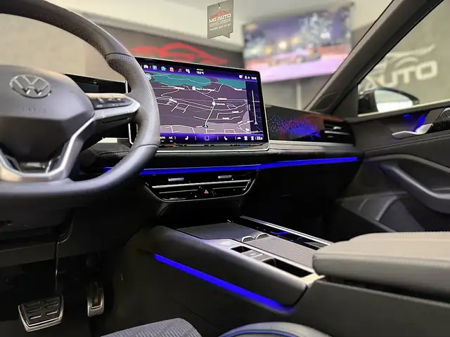 Volkswagen Passat Kombi 2.0 TDI  R-Line 4motion DSG *HEAD-UP*AHK*... Ansicht 16