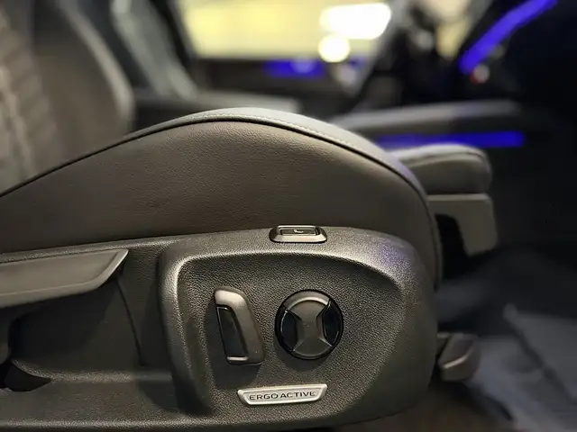 Volkswagen Passat Kombi 2.0 TDI  R-Line 4motion DSG *HEAD-UP*AHK*... Ansicht 34