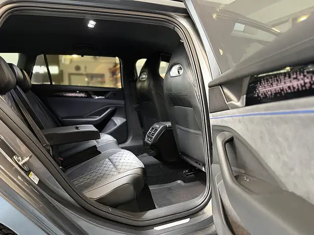 Volkswagen Passat Kombi 2.0 TDI  R-Line 4motion DSG *HEAD-UP*AHK*... Ansicht 38