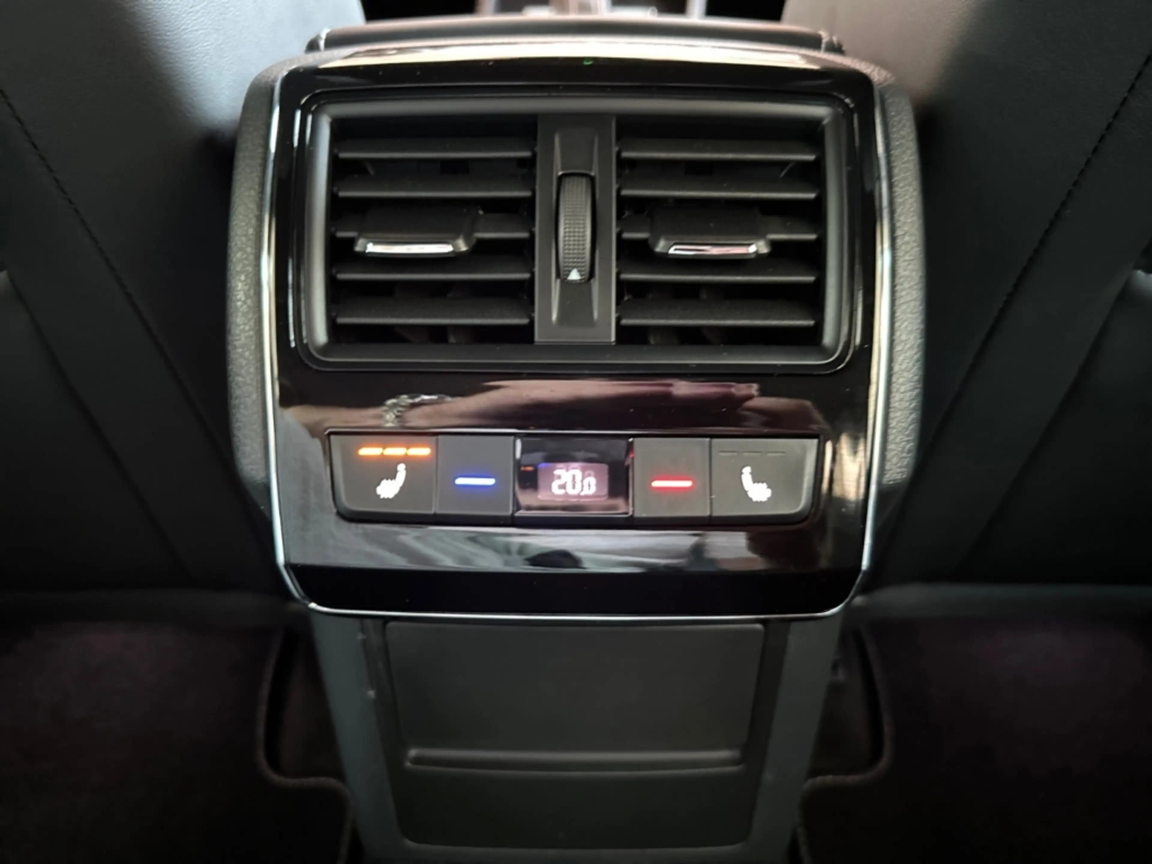 Skoda Superb Combi 2.0 TDI DSG Sportline *Matrix*ACC*AHK* — photo 13