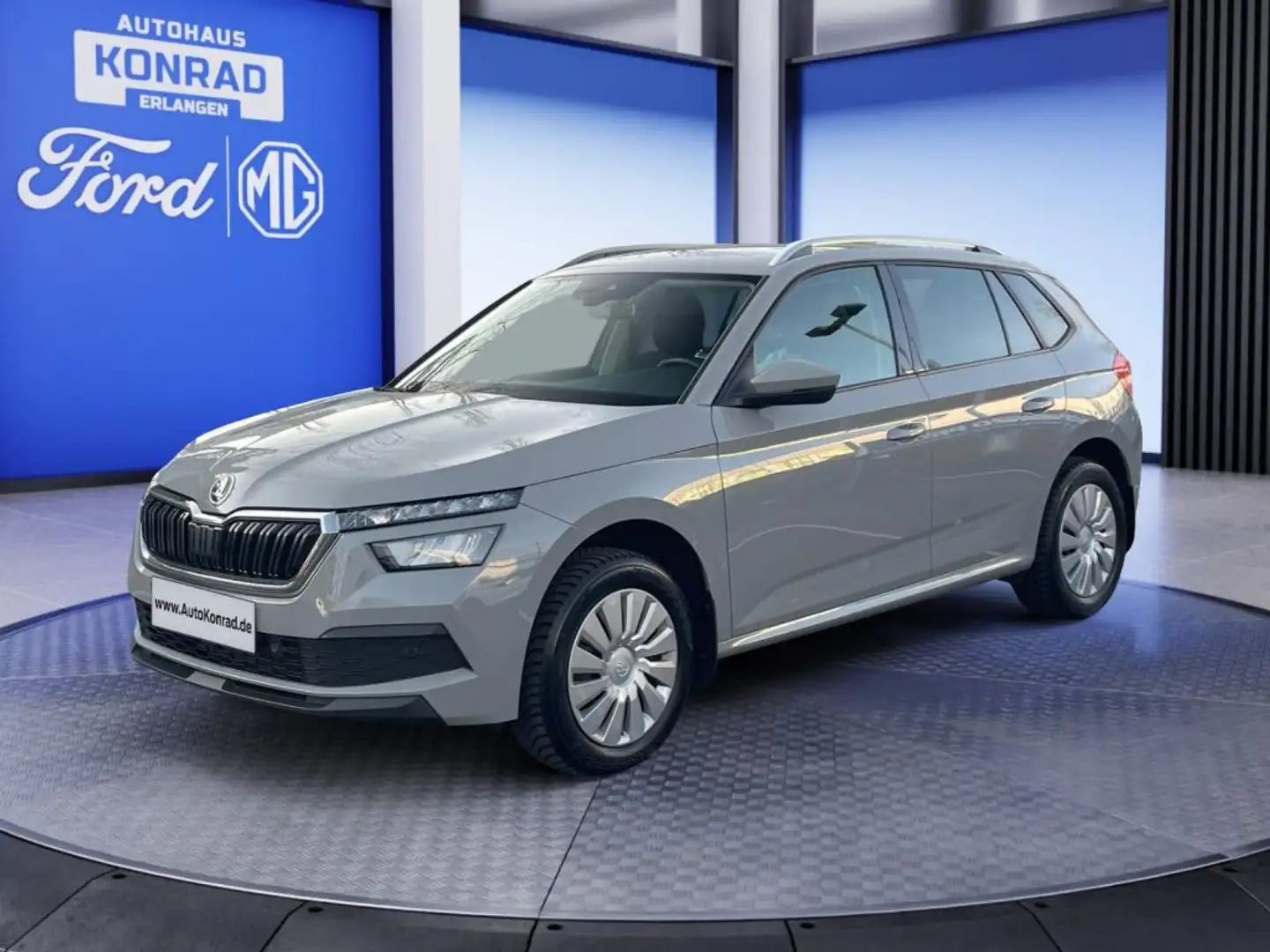 Skoda Kamiq 1.6 TDI Style *AHK*PDC vo+hi* Grau - 1