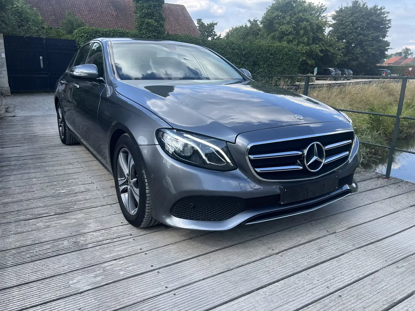 Mercedes-Benz E 200 CDI DPF BlueEFFICIENCY Automatik Avantgarde Gris - 2