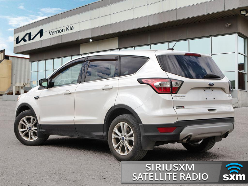 2017 Ford Escape SE  Turbocharged Efficiency! Fuel-Sipping EcoBoost — снимка 1