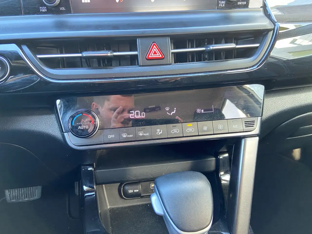 Kia Seltos снимка Kia Seltos
