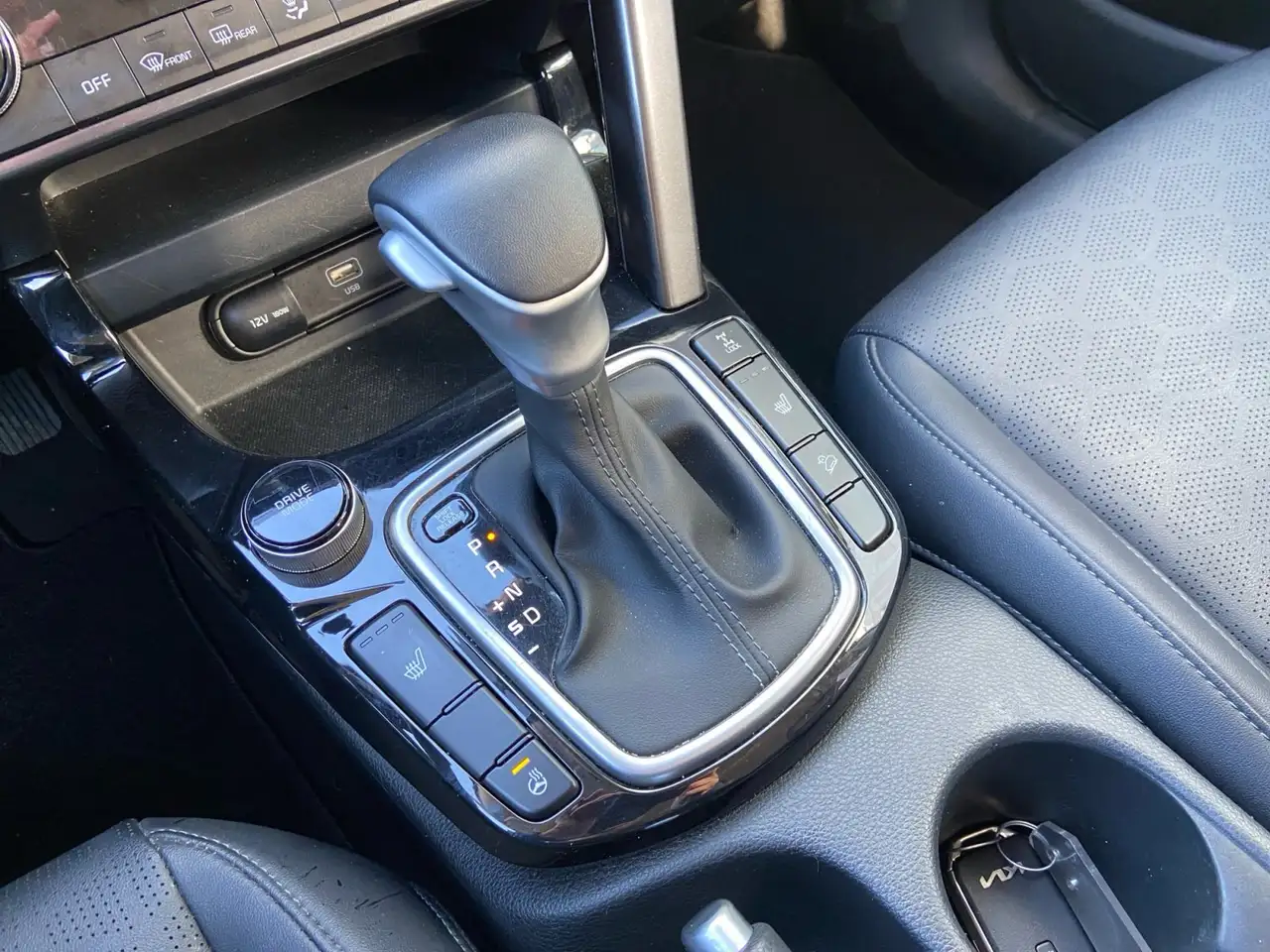 Kia Seltos снимка Kia Seltos