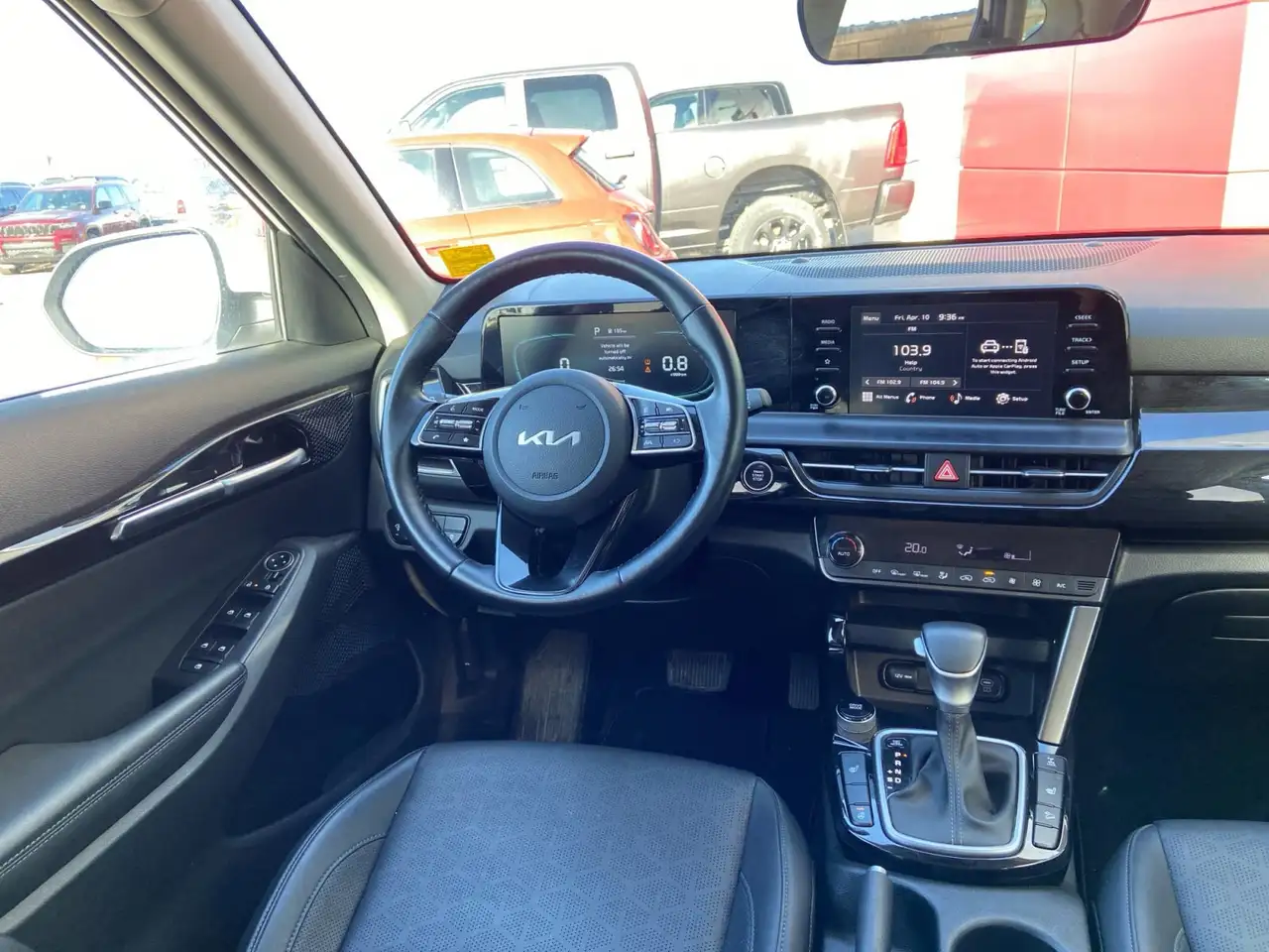 Kia Seltos снимка Kia Seltos
