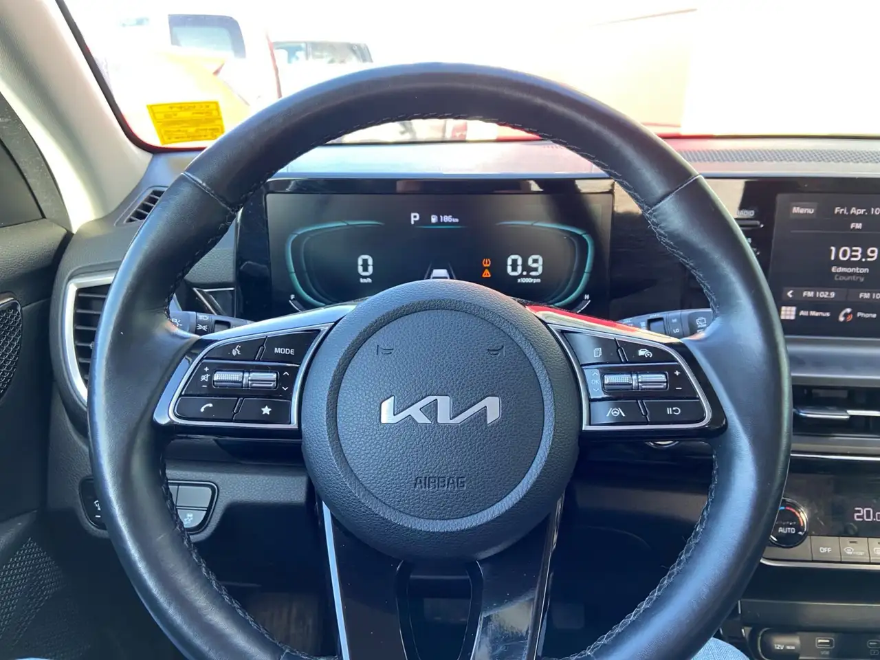 Kia Seltos снимка Kia Seltos