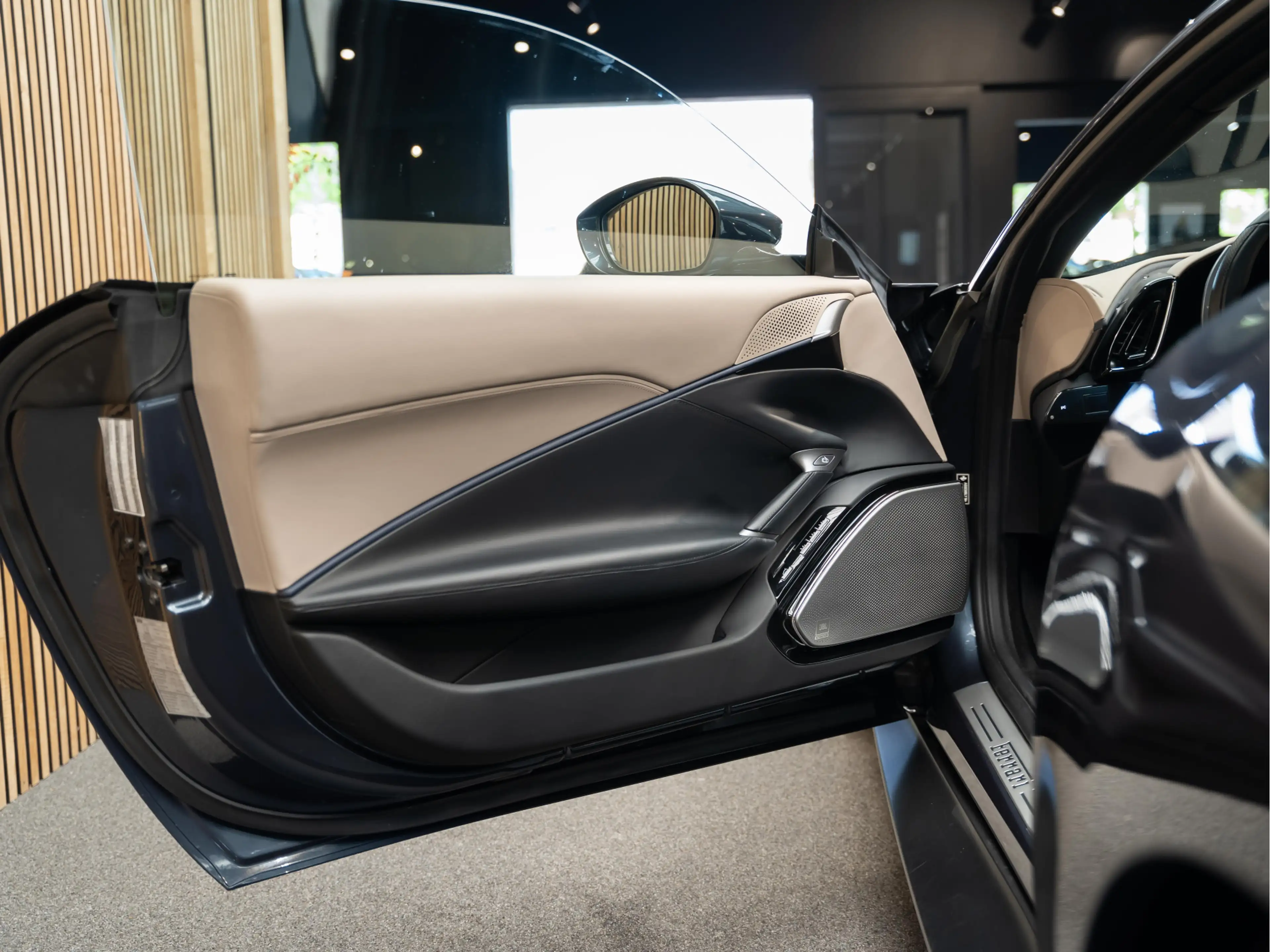 Ferrari Roma JBL Passenger Display 3.9 V8 HELE Keramisch ADAS — photo 6