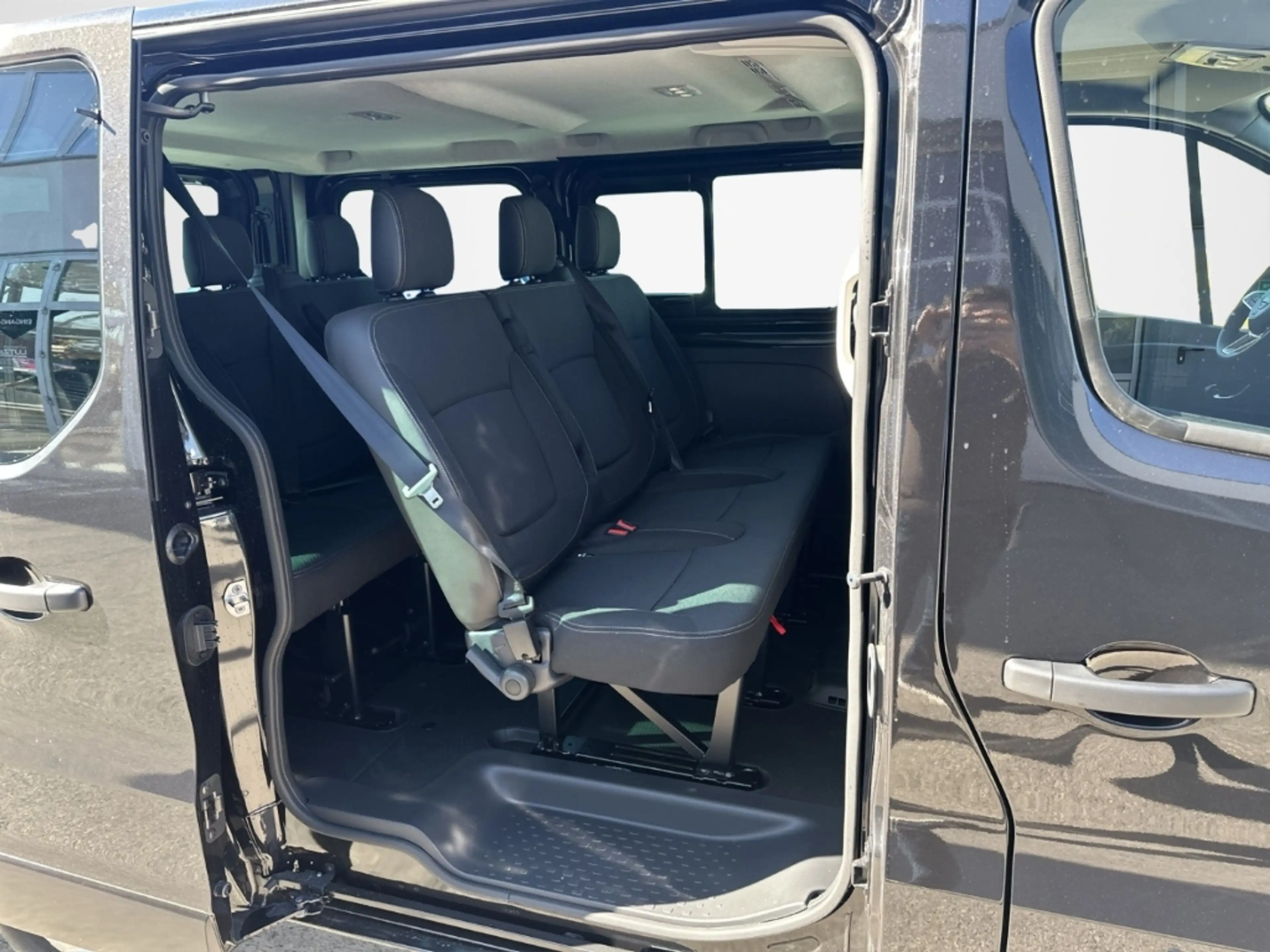 Nissan Primastar Kombi L1H1 2,8t Tekna Navi 360 Kamera LED ACC Appl — photo 14