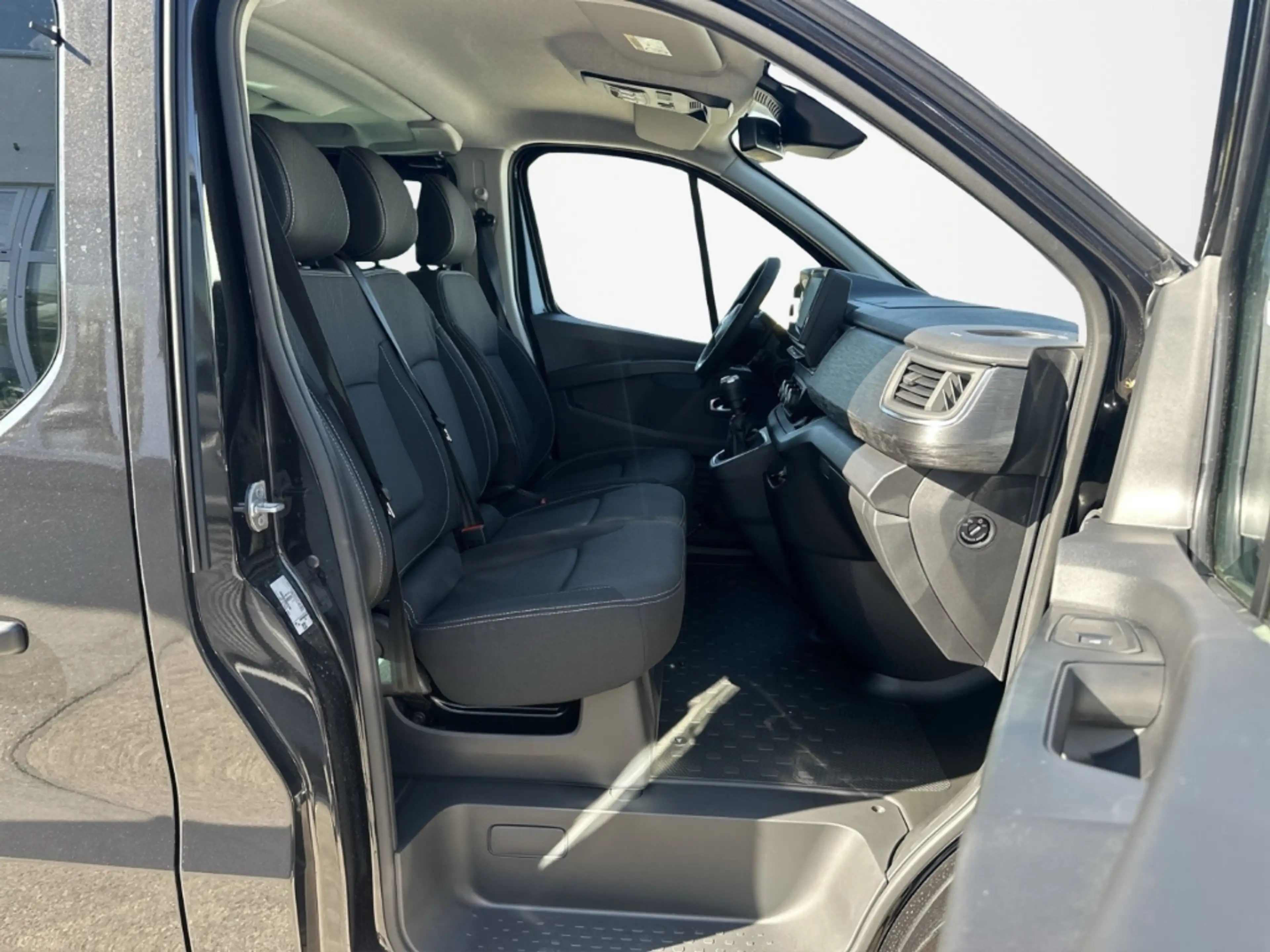 Nissan Primastar Kombi L1H1 2,8t Tekna Navi 360 Kamera LED ACC Appl — photo 13