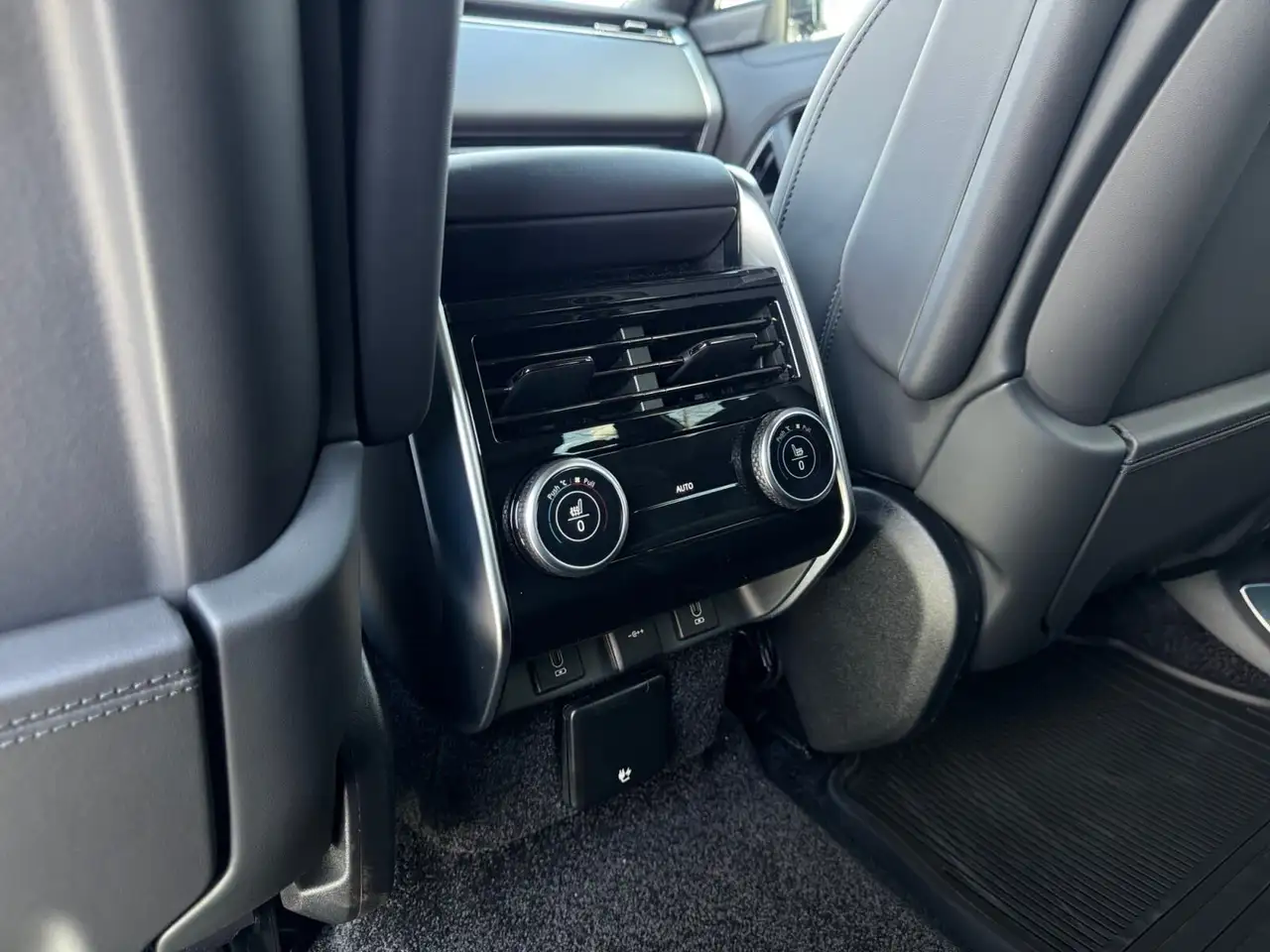 Land Rover Range Rover снимка Land Rover Range Rover