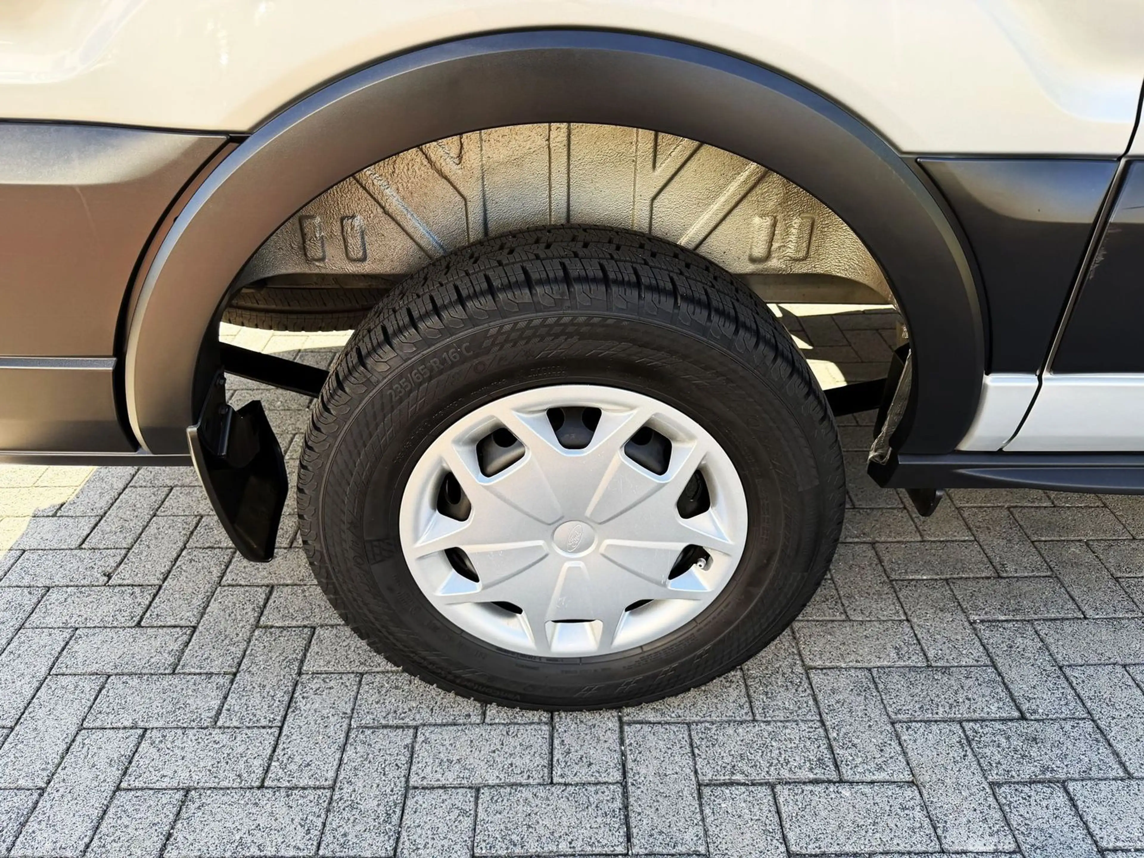 Ford Transit 350 L2 Trend Automatik/Navi/Wohnwagen — photo 25