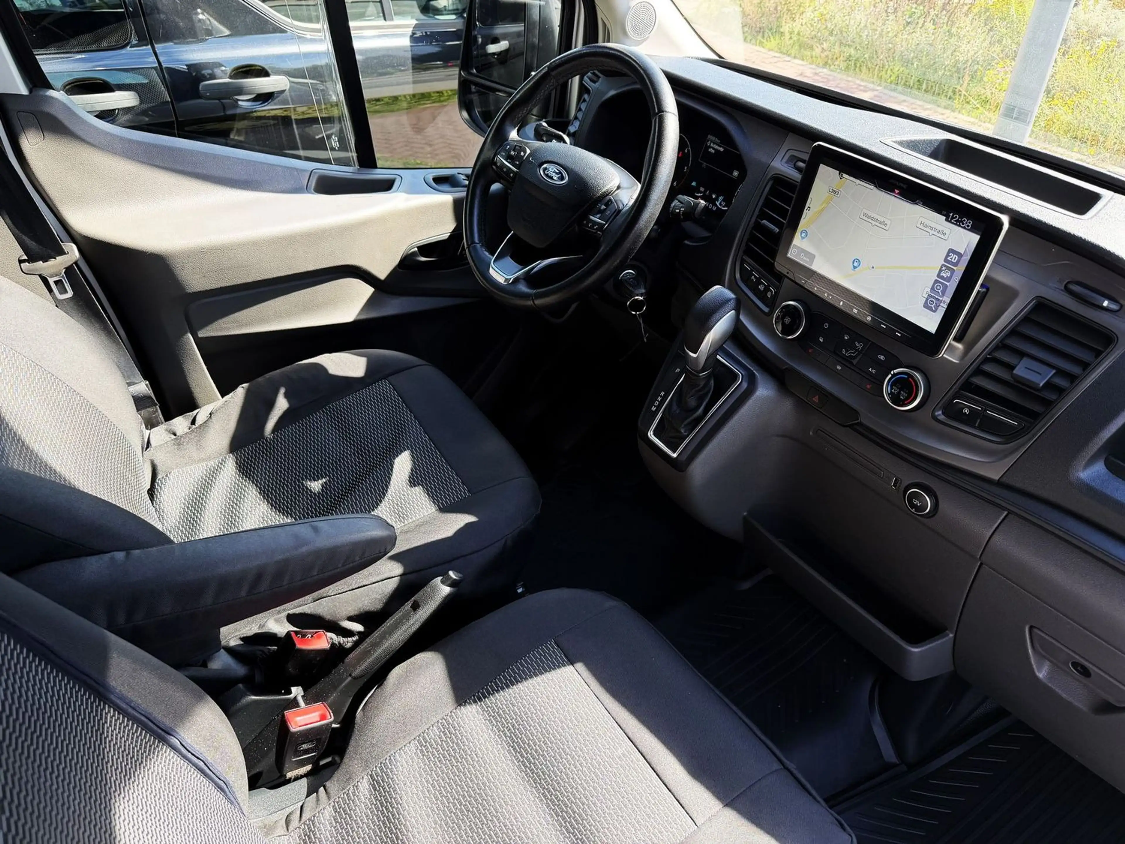 Ford Transit 350 L2 Trend Automatik/Navi/Wohnwagen — photo 9