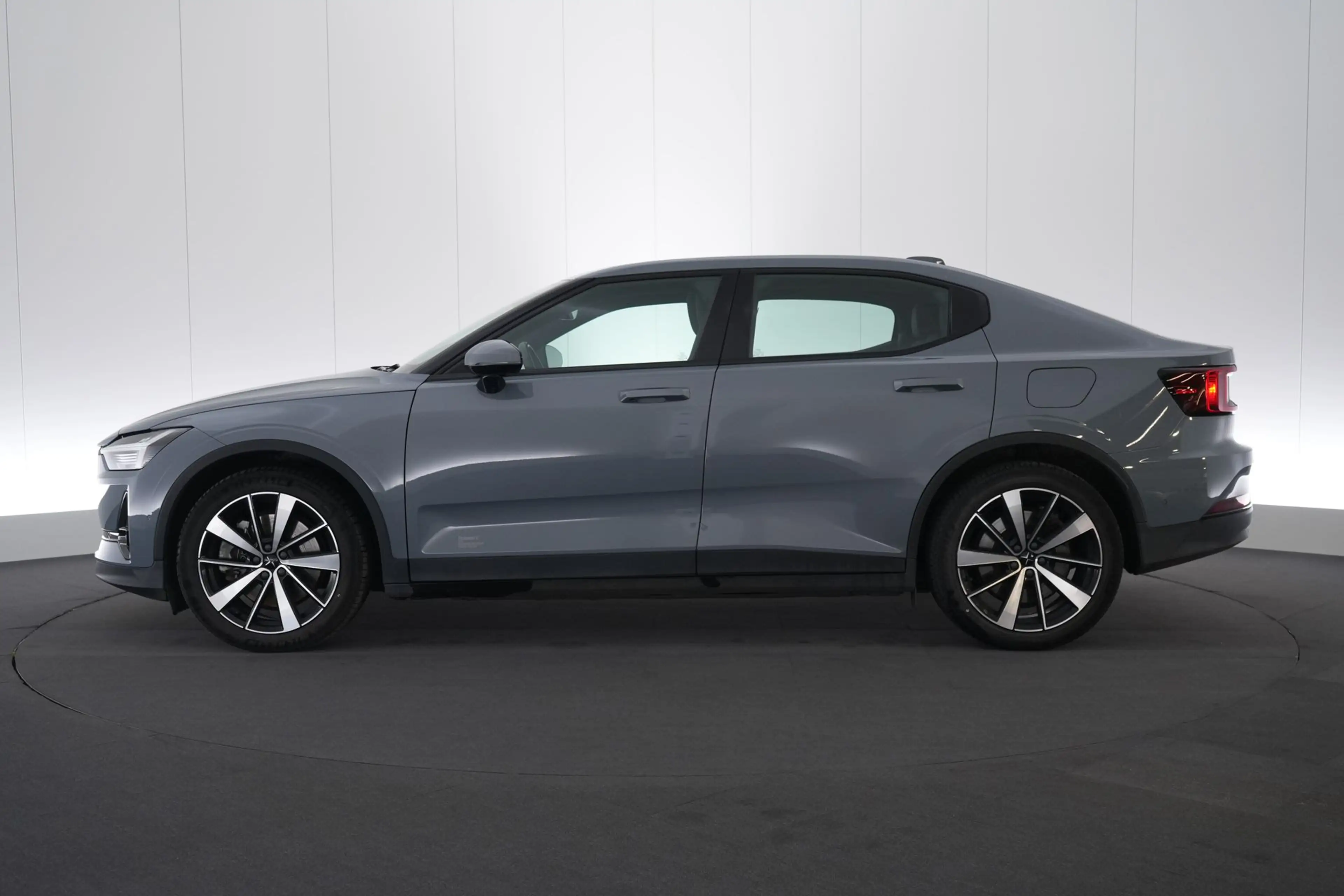 Polestar 2 78 kWh Dual Motor Plus Pilot LEDER/CUIR LED GPS PD — photo 11
