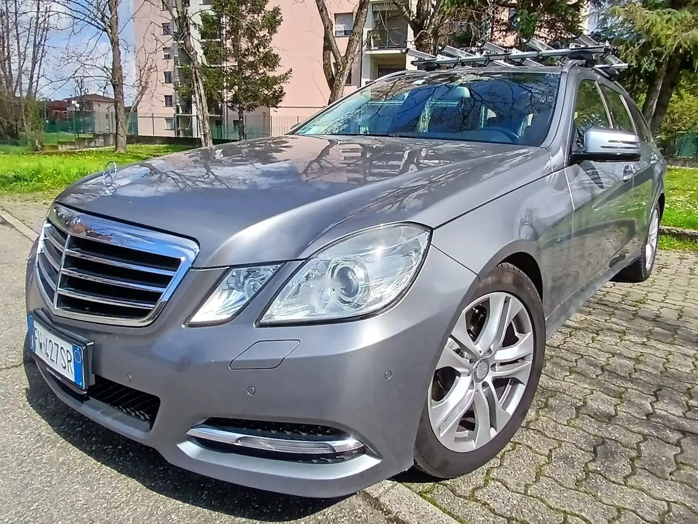 Mercedes-Benz E 250 W212 SW Avantgarde AMG automatica Grigio - 1