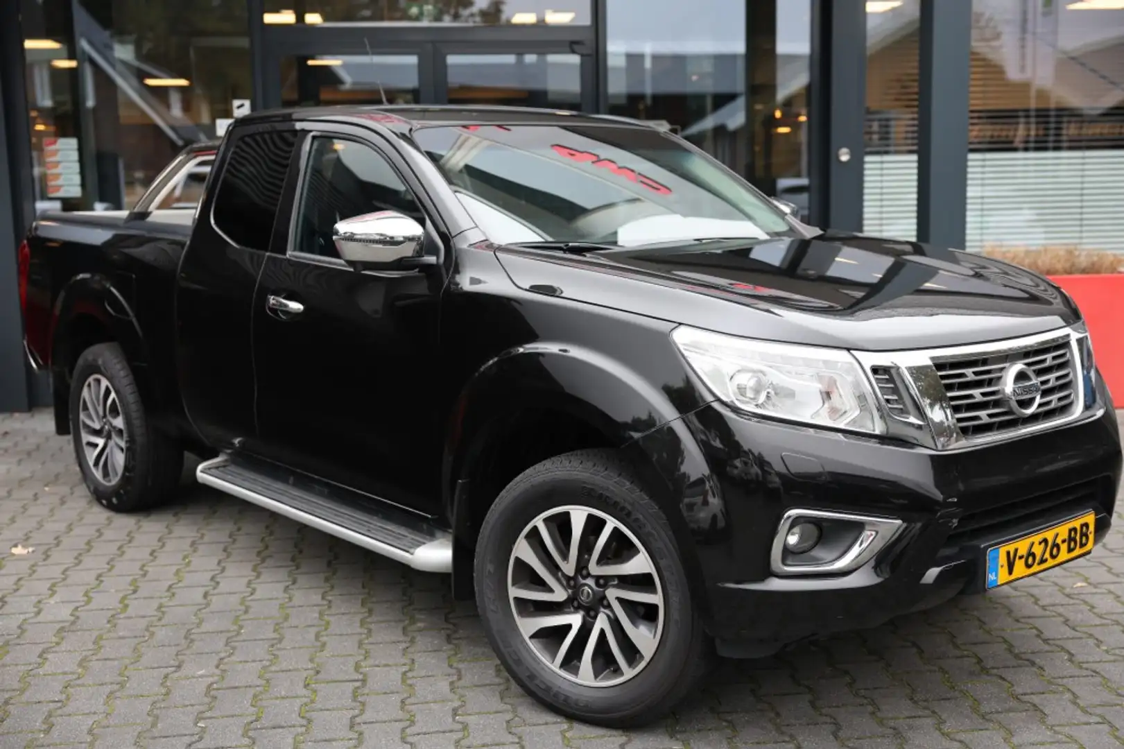 Nissan Navara 2.3 DCI X-TRA SE 4WD VAN Zwart - 1