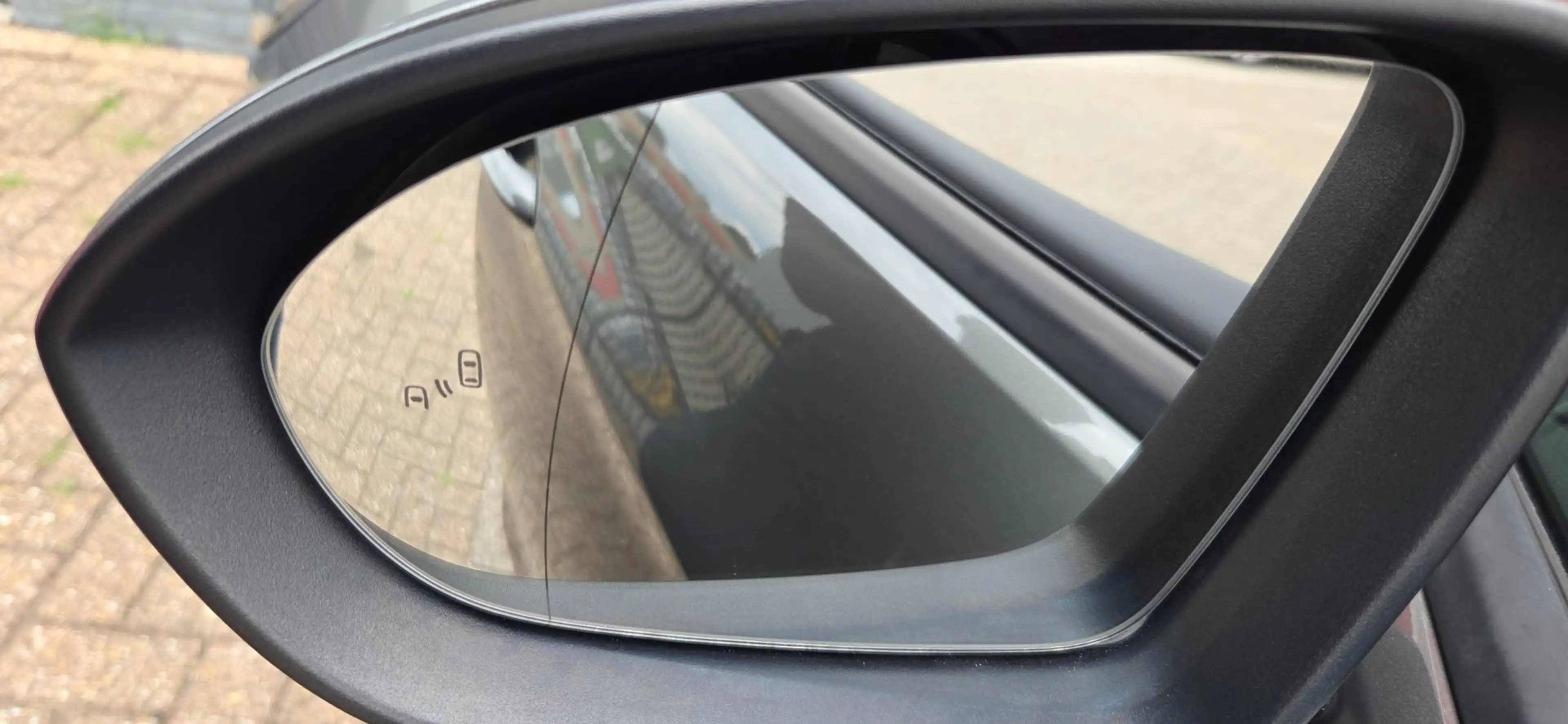 Opel Astra Sports Tourer 1.6 Turbo Ultimate — photo 34