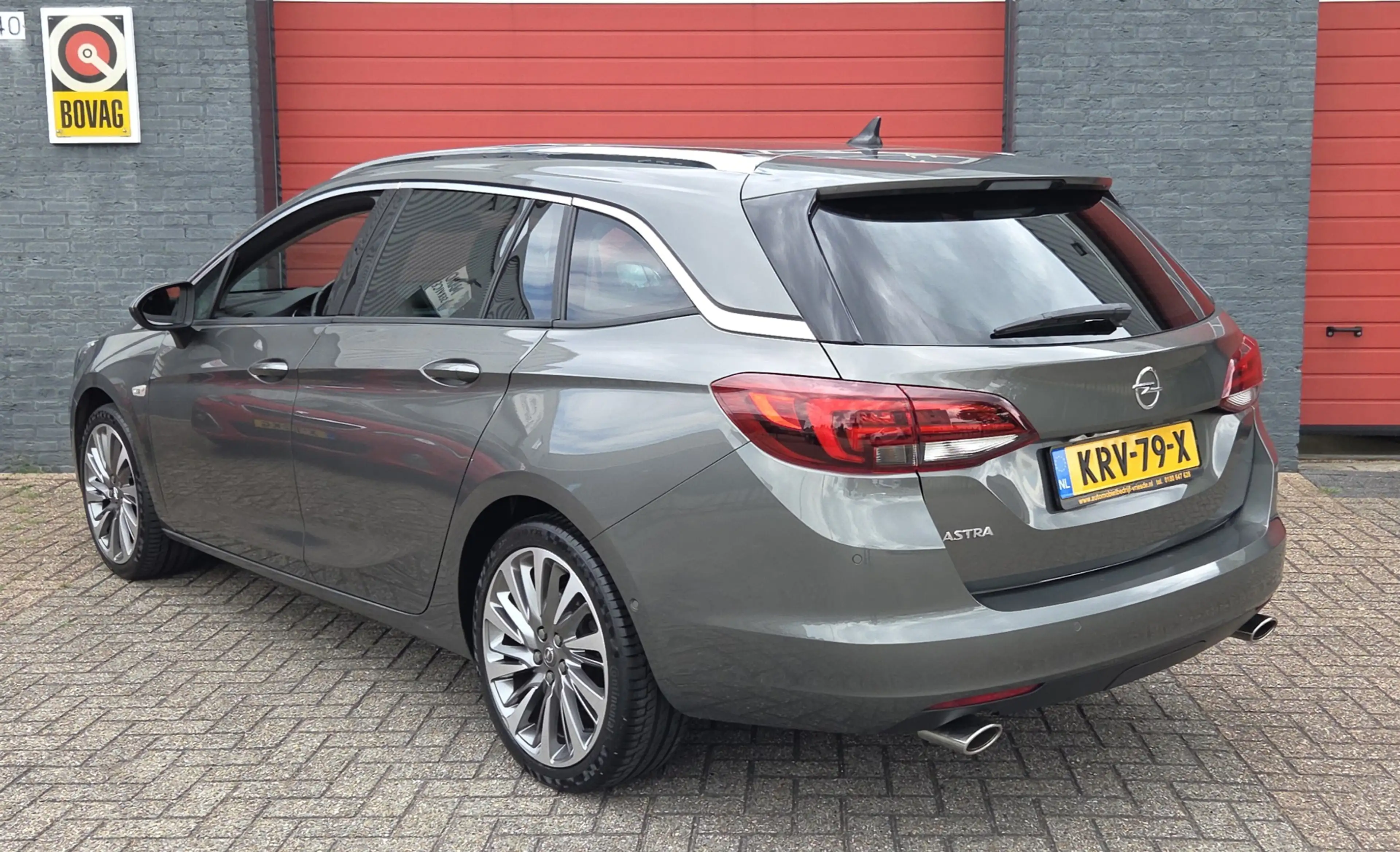 Opel Astra Sports Tourer 1.6 Turbo Ultimate — photo 3