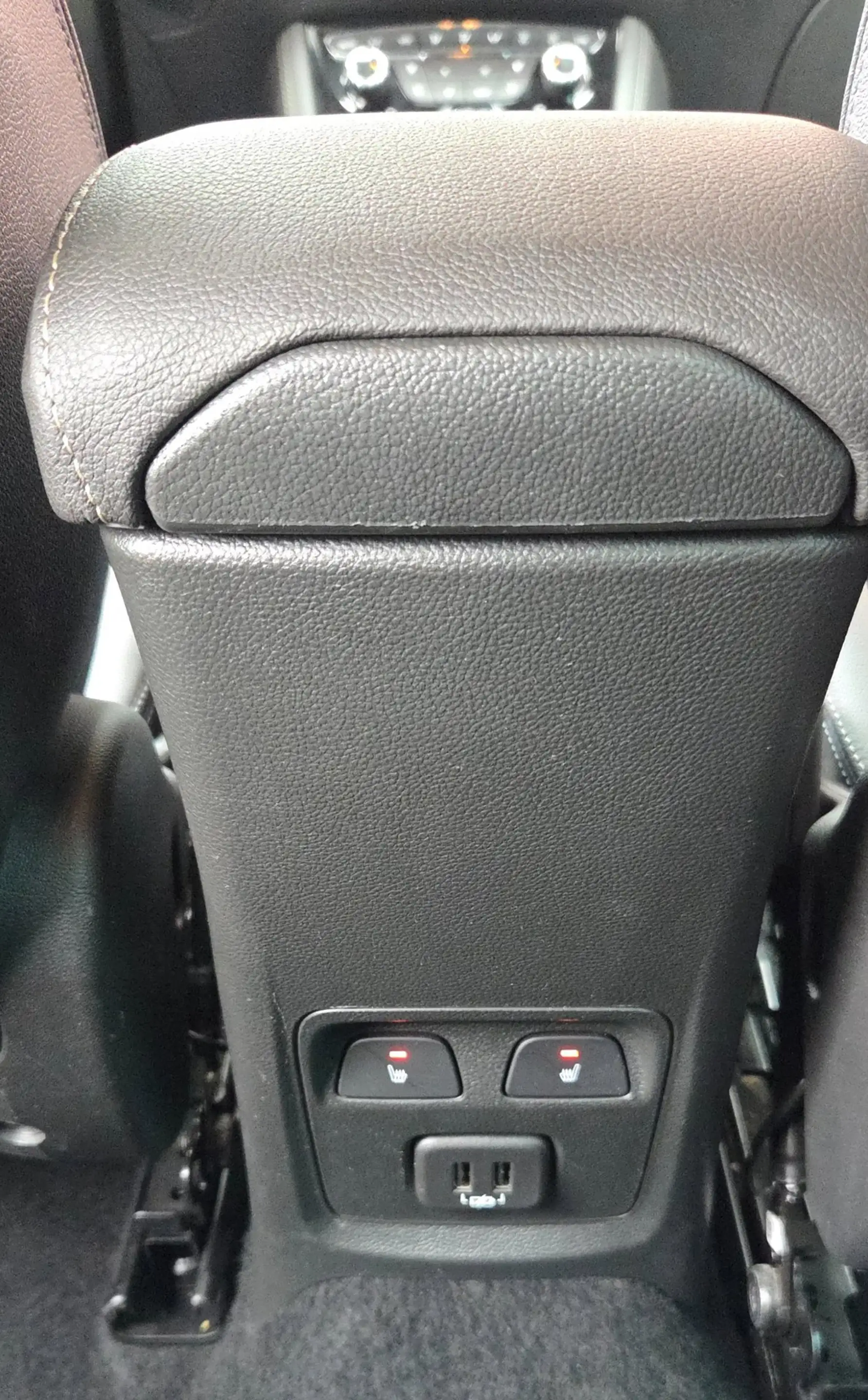 Opel Astra Sports Tourer 1.6 Turbo Ultimate — photo 21