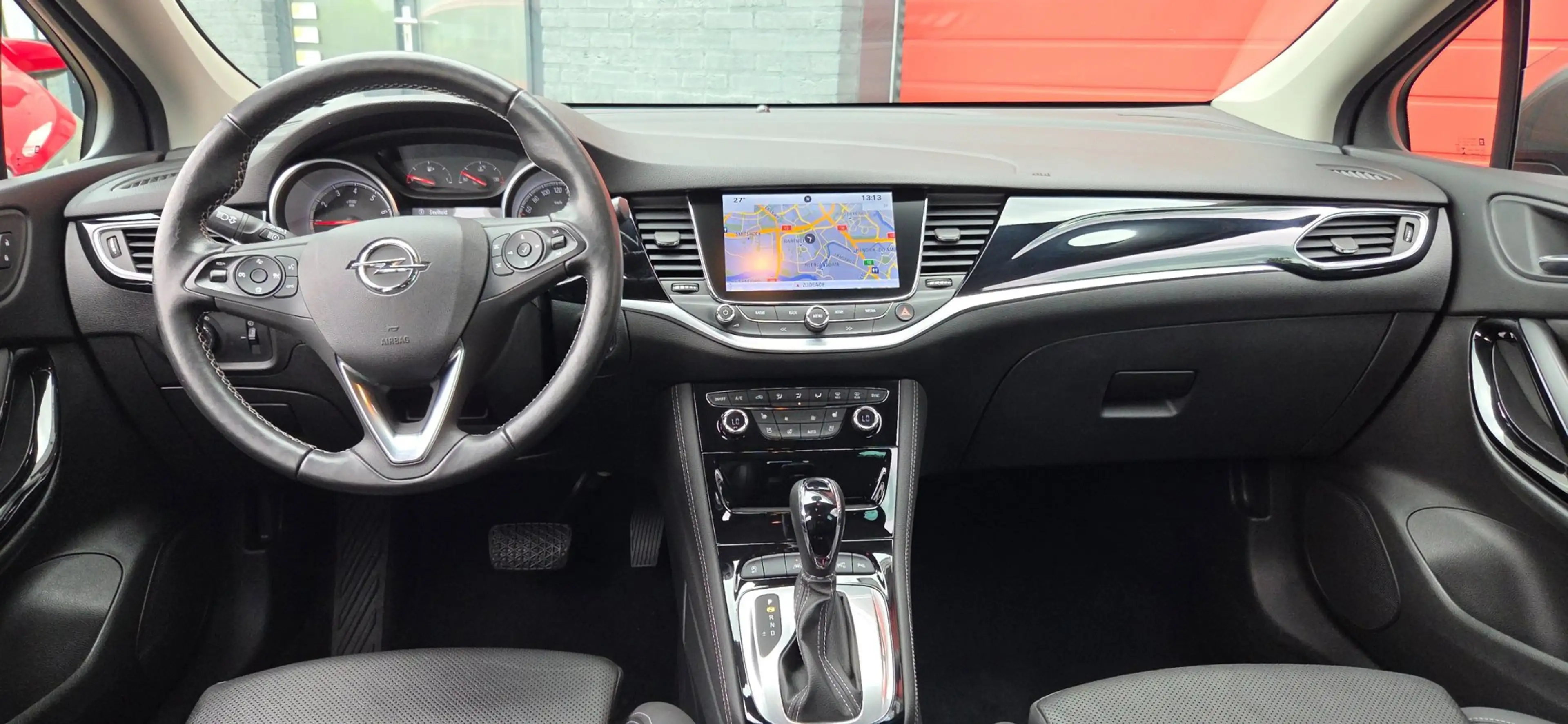 Opel Astra Sports Tourer 1.6 Turbo Ultimate — photo 19