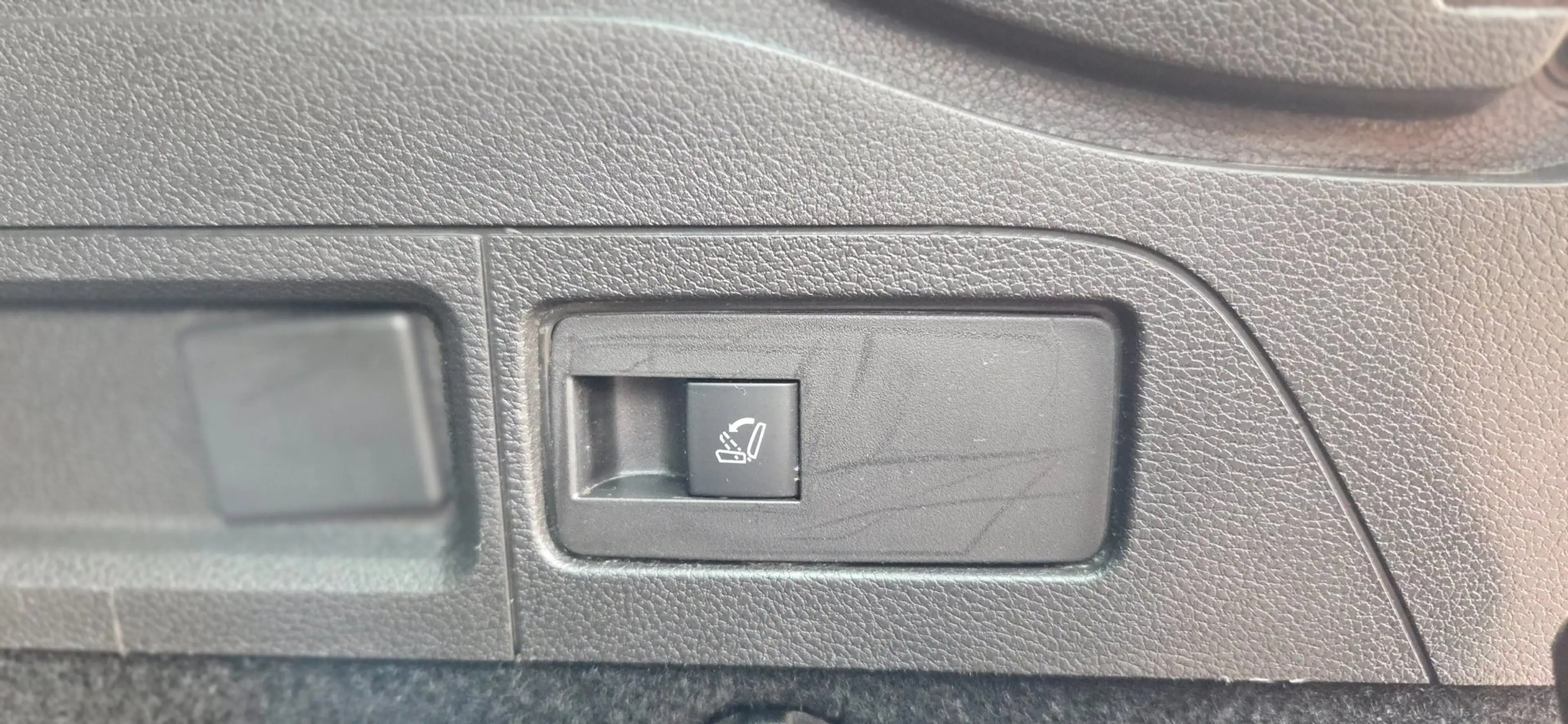 Opel Astra Sports Tourer 1.6 Turbo Ultimate — photo 36
