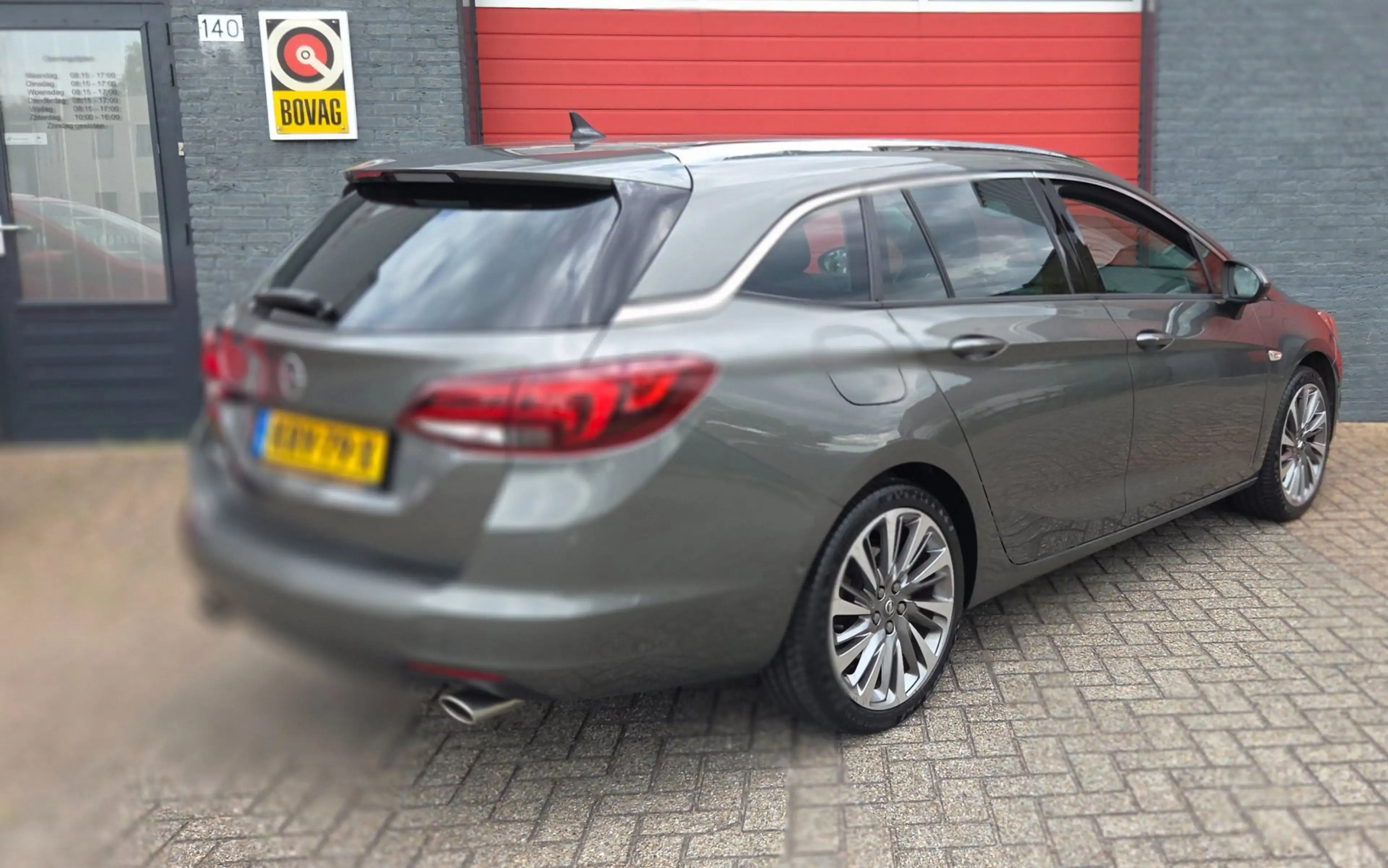 Opel Astra Sports Tourer 1.6 Turbo Ultimate — photo 5
