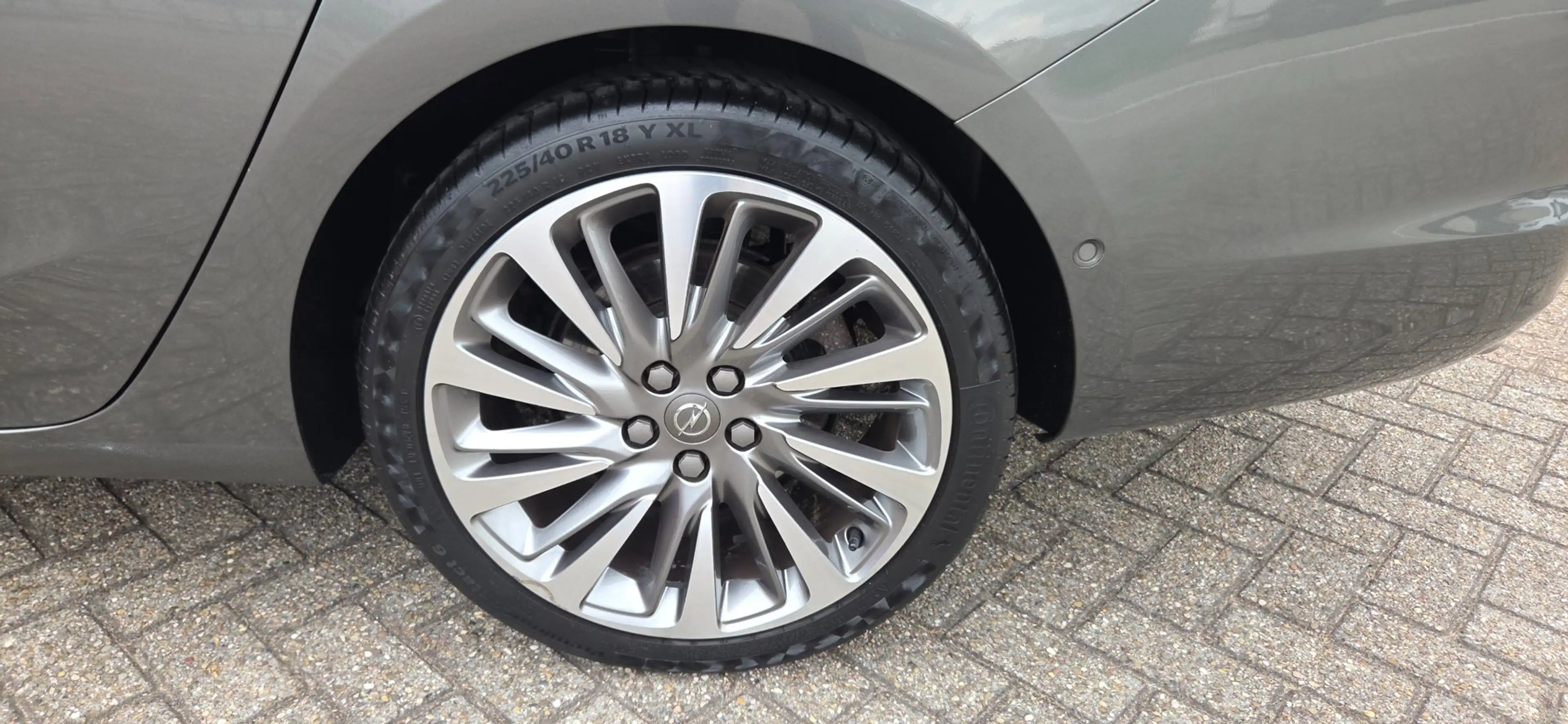 Opel Astra Sports Tourer 1.6 Turbo Ultimate — photo 40