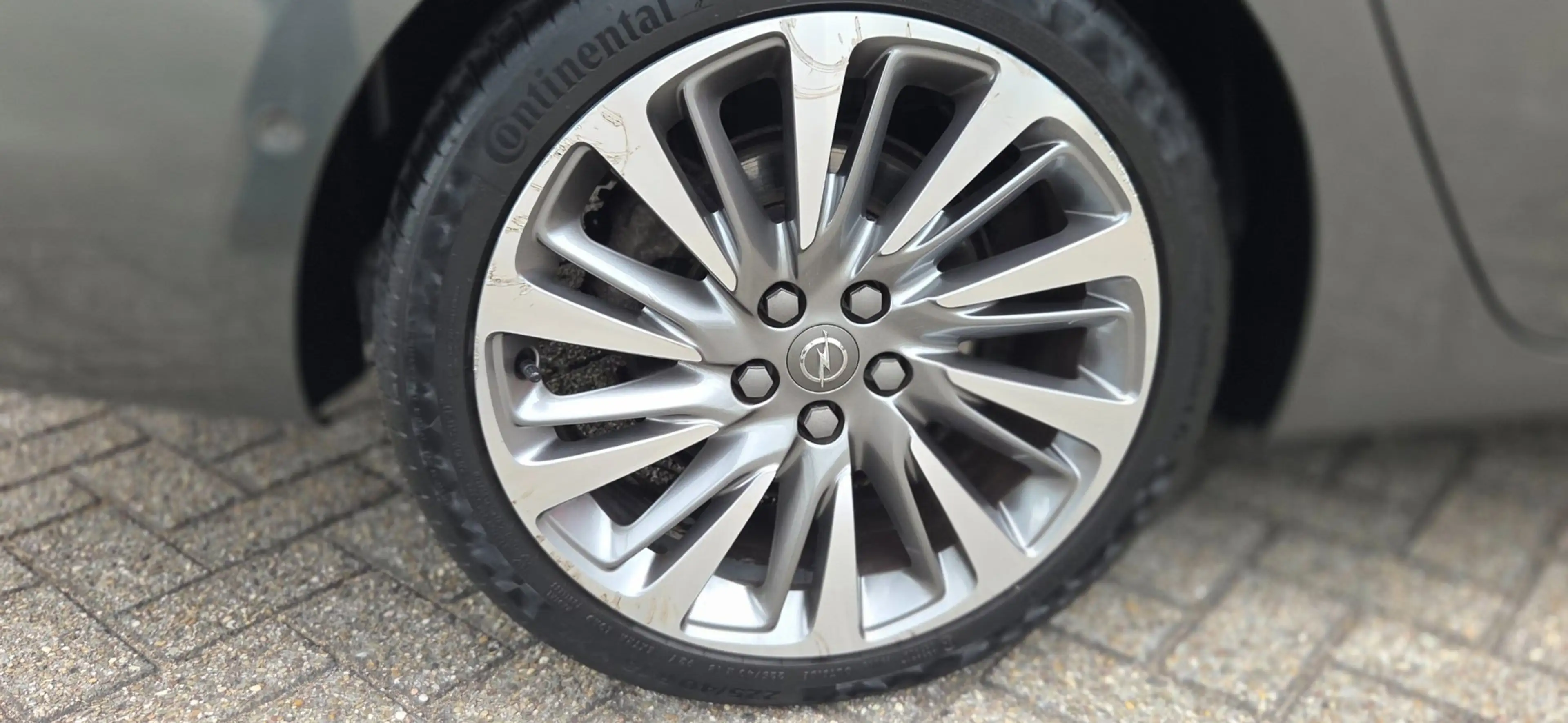 Opel Astra Sports Tourer 1.6 Turbo Ultimate — photo 42