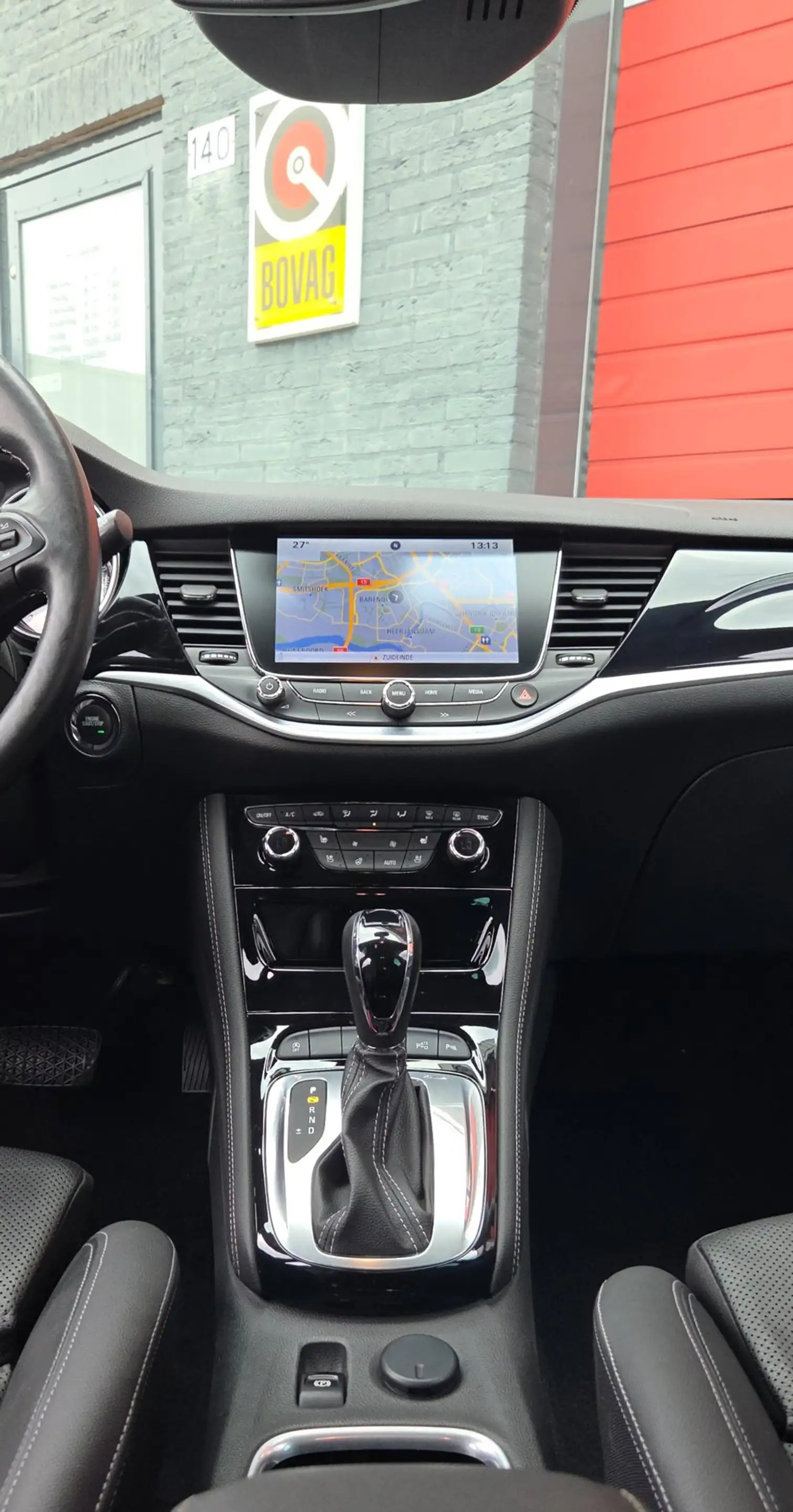 Opel Astra Sports Tourer 1.6 Turbo Ultimate — photo 20