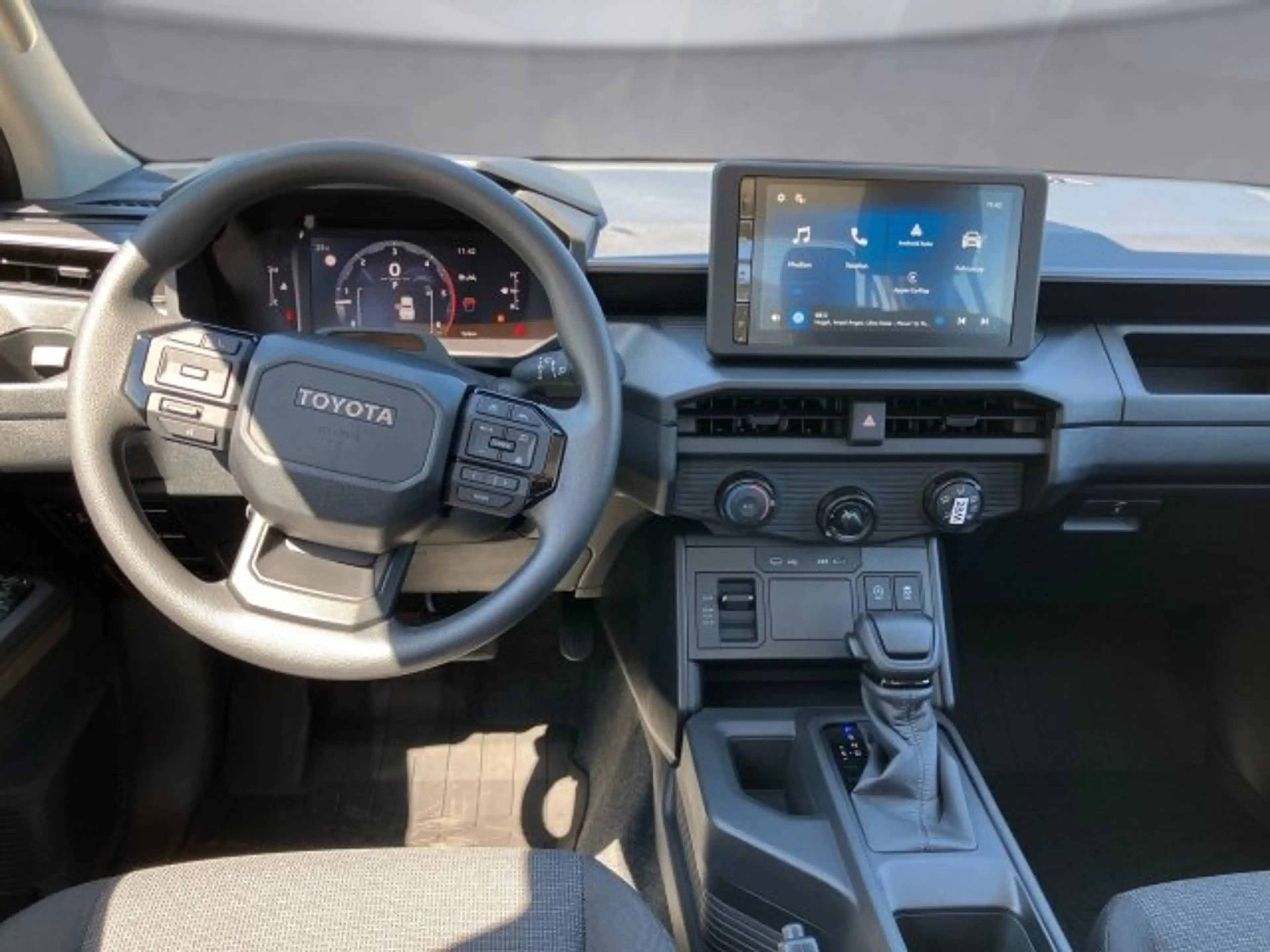Toyota Hilux Double Cab Duty 2,8L Diesel Mild Hybrid 6-St — photo 9