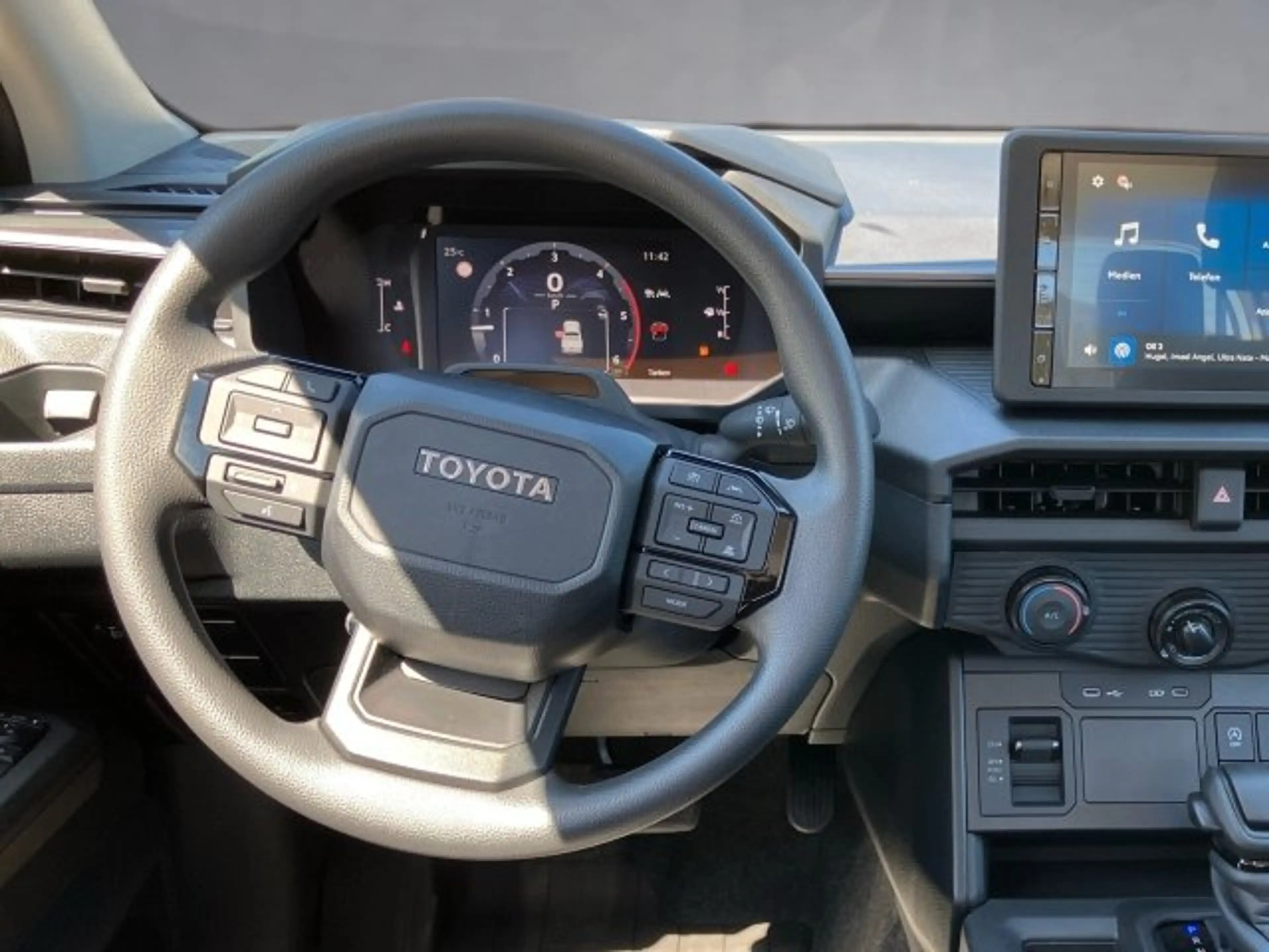Toyota Hilux Double Cab Duty 2,8L Diesel Mild Hybrid 6-St — photo 10