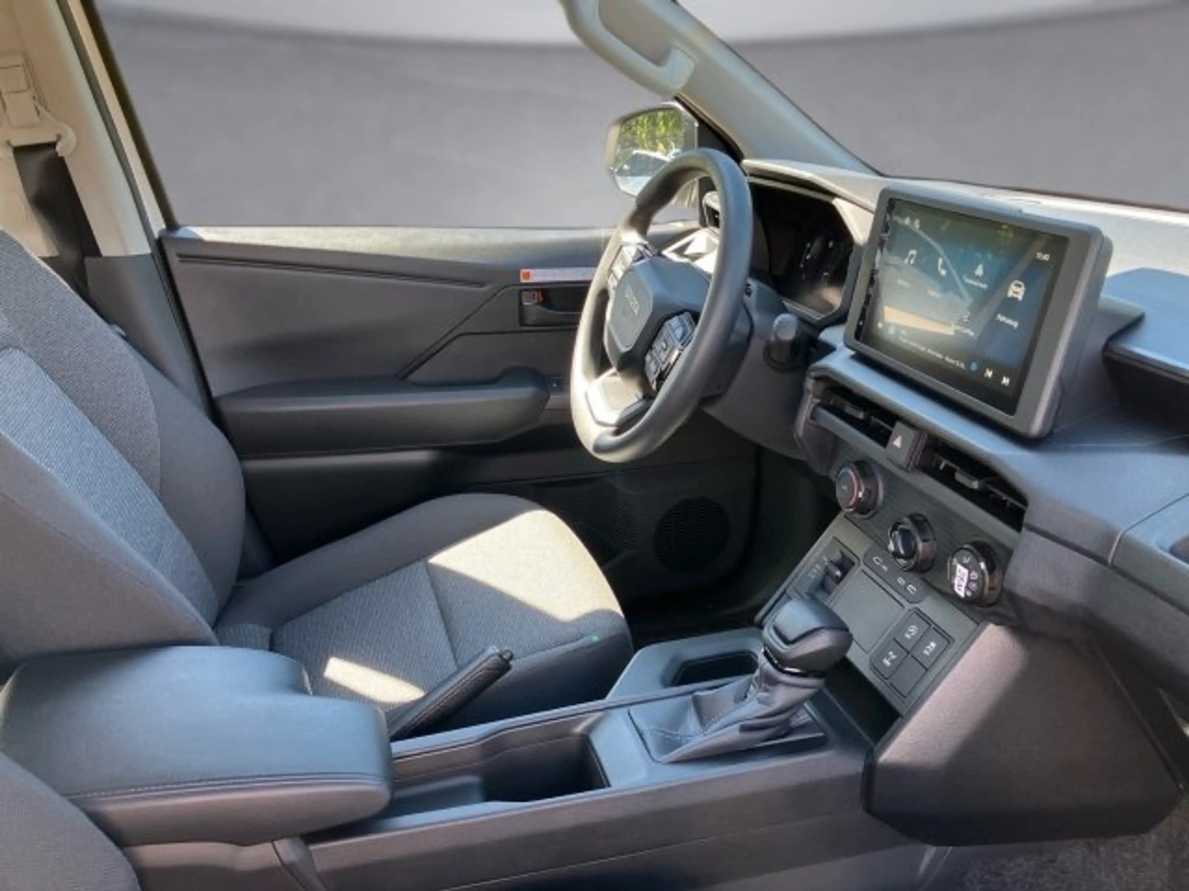 Toyota Hilux Double Cab Duty 2,8L Diesel Mild Hybrid 6-St — photo 11