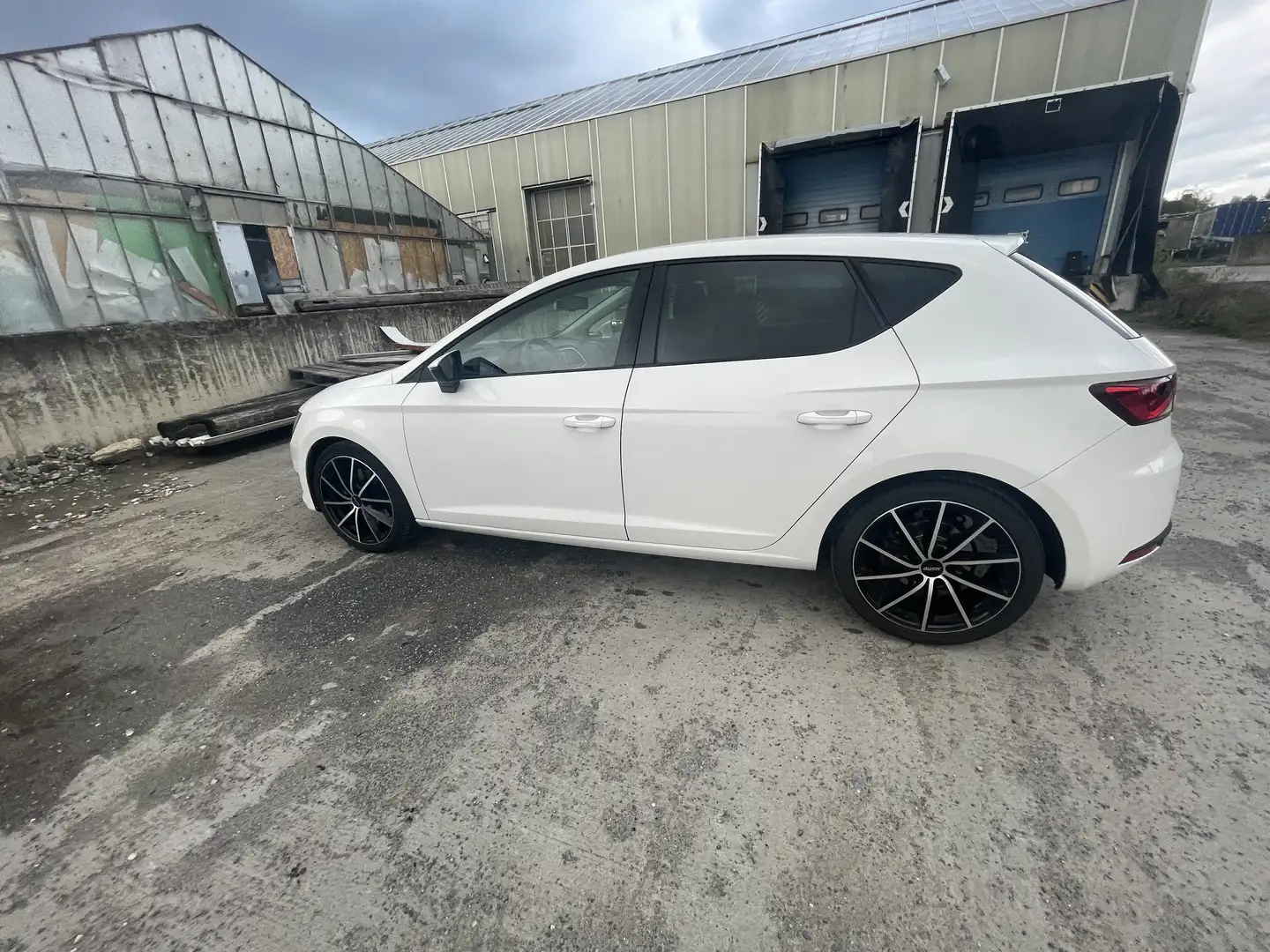 SEAT Leon FR Weiß - 1
