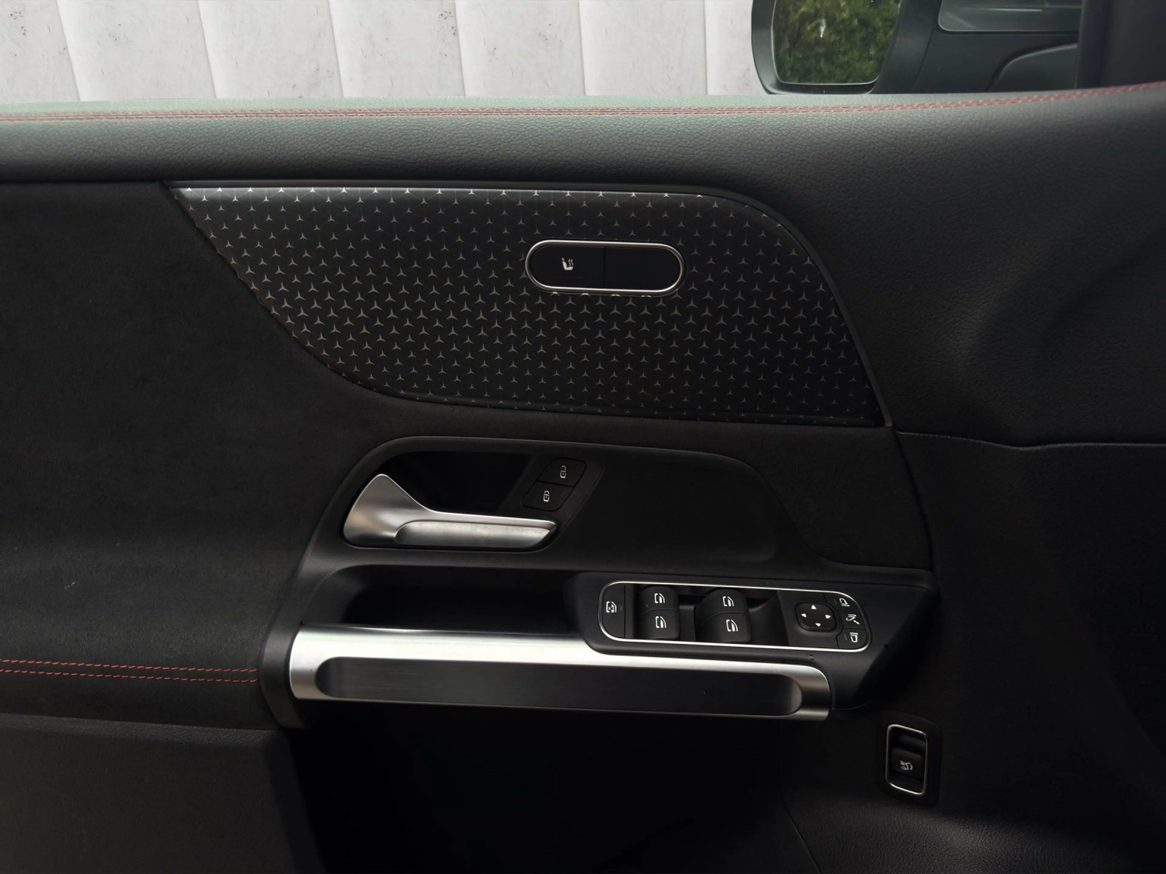 Mercedes-Benz EQB 350 AMG 4Matic 360°Kamera AHK Spurhalt Totw. — photo 12