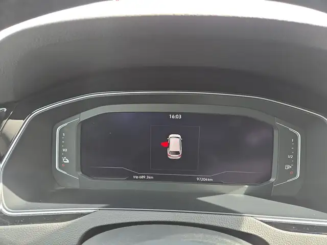 Volkswagen Passat view 9