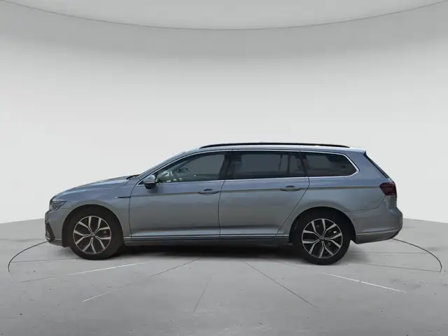 Volkswagen Passat view 6