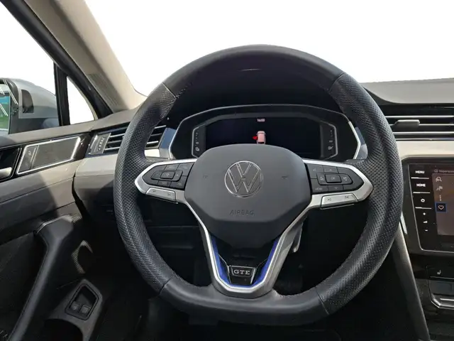Volkswagen Passat view 13