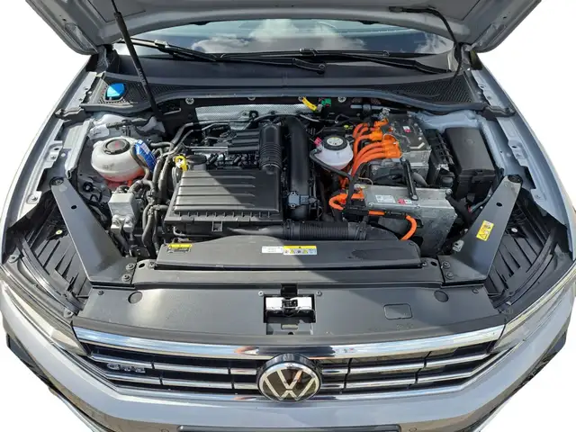 Volkswagen Passat view 12